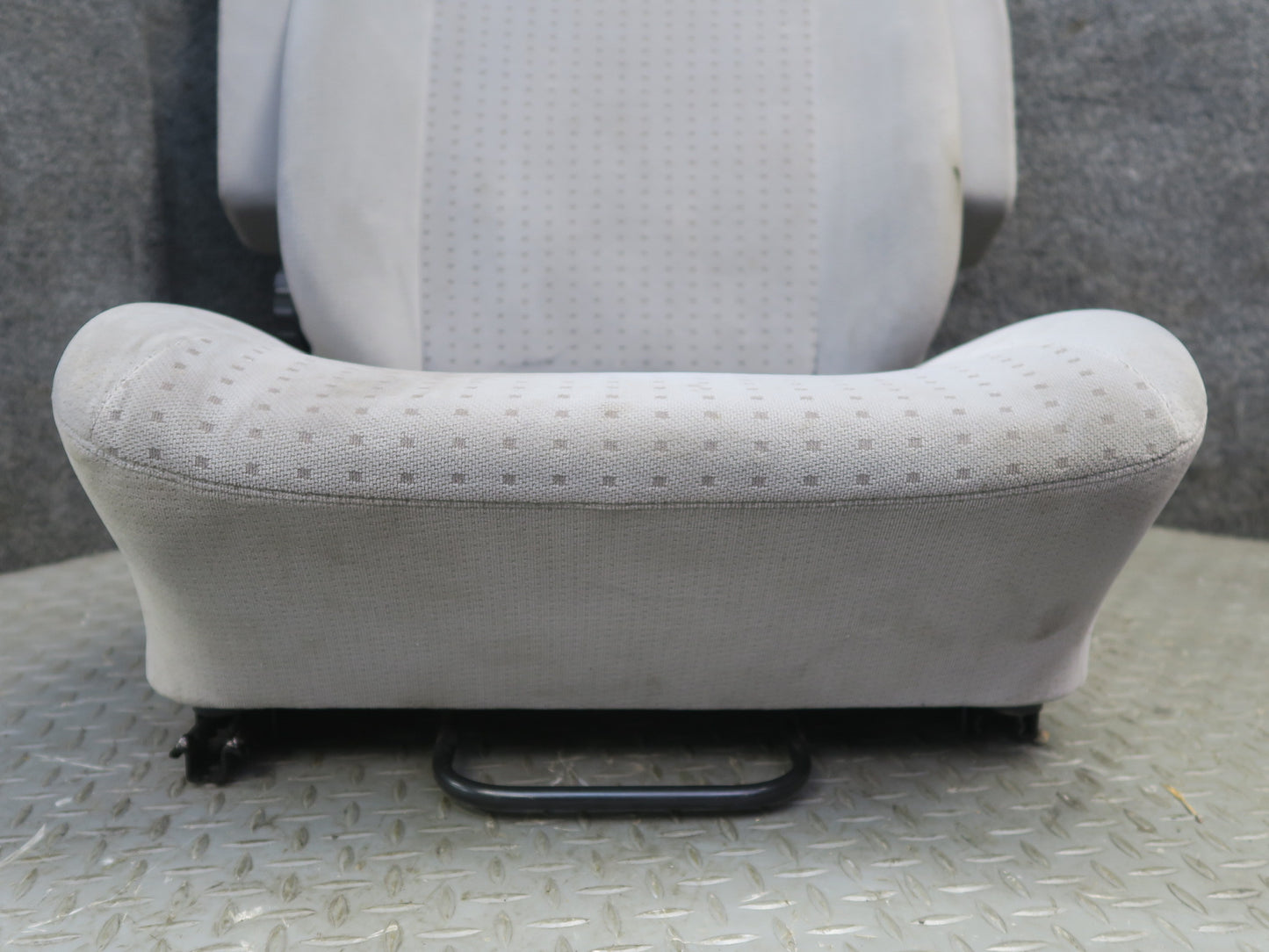 99-00 VW Eurovan T4 Set of 2 Front Left & Right Cloth Seat w Armrest Gray OEM