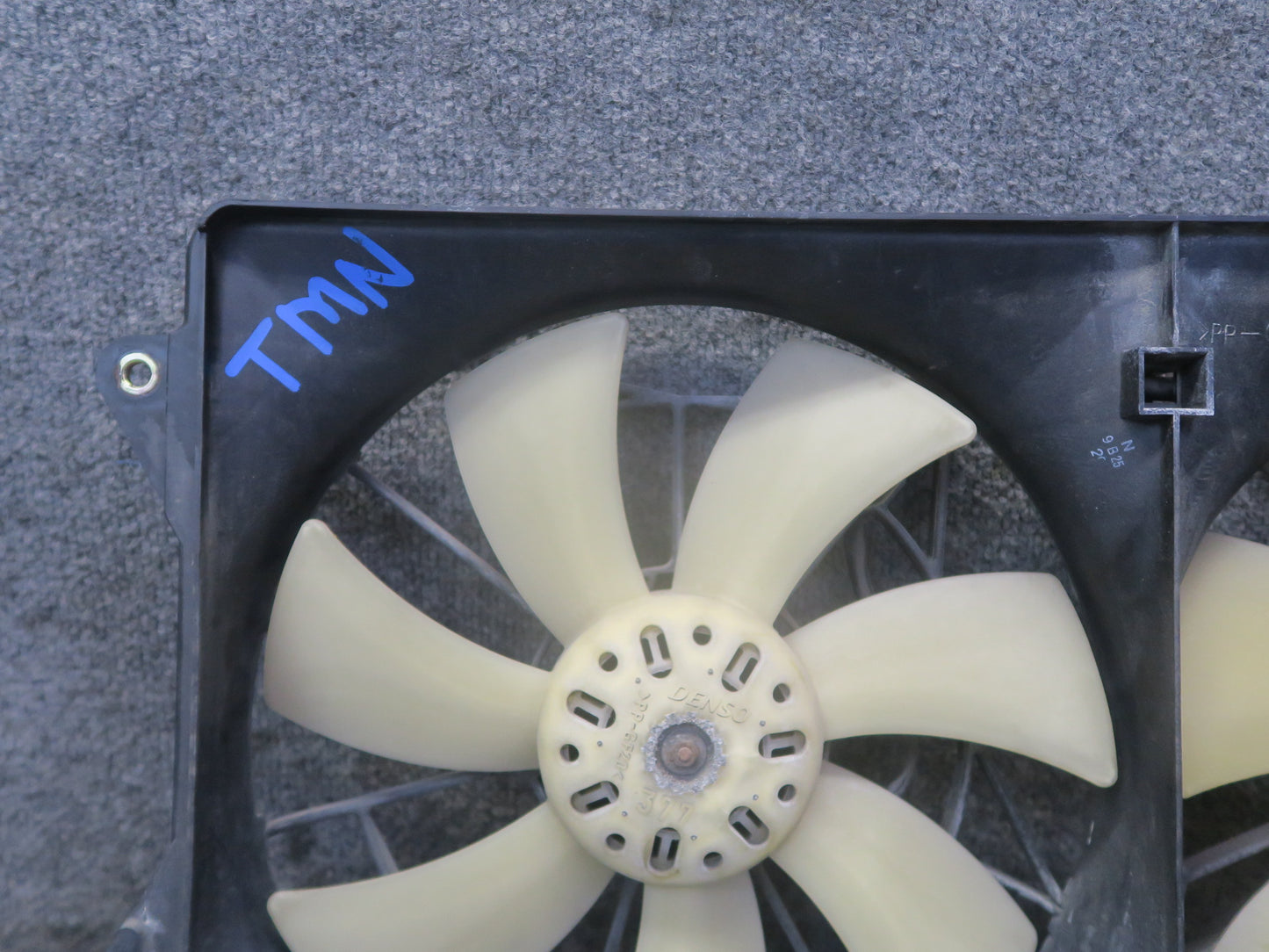 00-05 Toyota MR2 Spyder ZZW30L Engine Radiator Cooling Fan Motor Shroud OEM