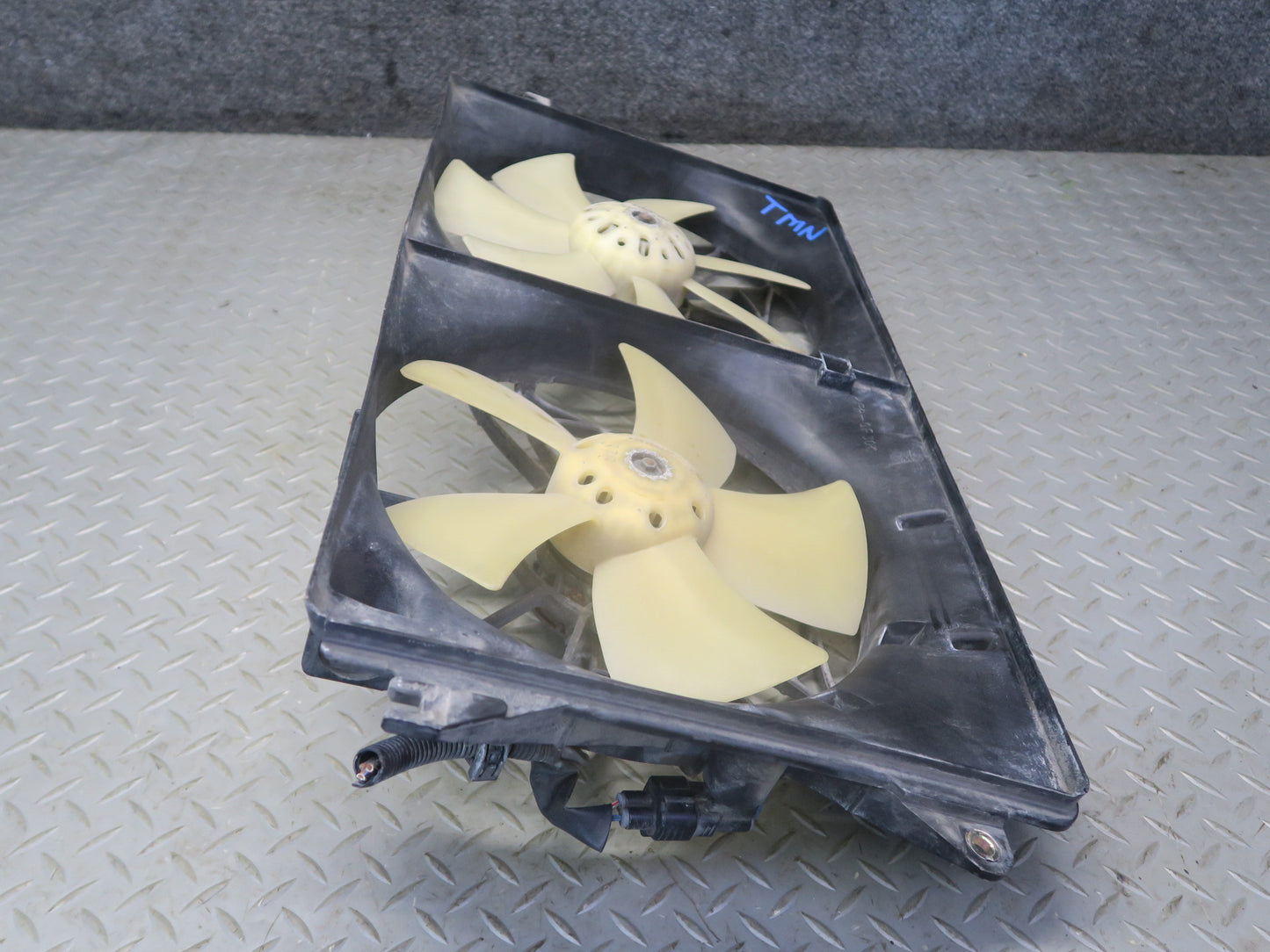00-05 Toyota MR2 Spyder ZZW30L Engine Radiator Cooling Fan Motor Shroud OEM