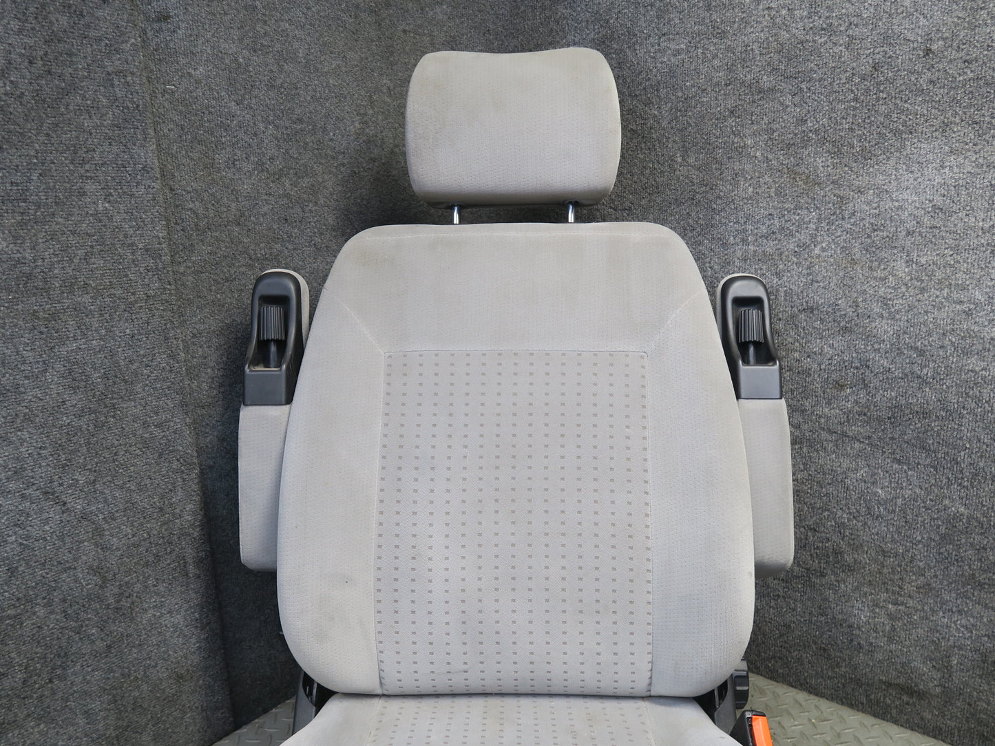 99-00 VW Eurovan T4 Set of 2 Front Left & Right Cloth Seat w Armrest Gray OEM