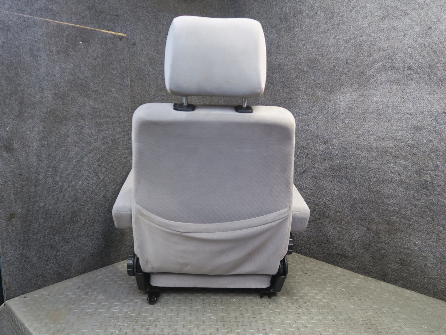 99-00 VW Eurovan T4 Set of 2 Front Left & Right Cloth Seat w Armrest Gray OEM