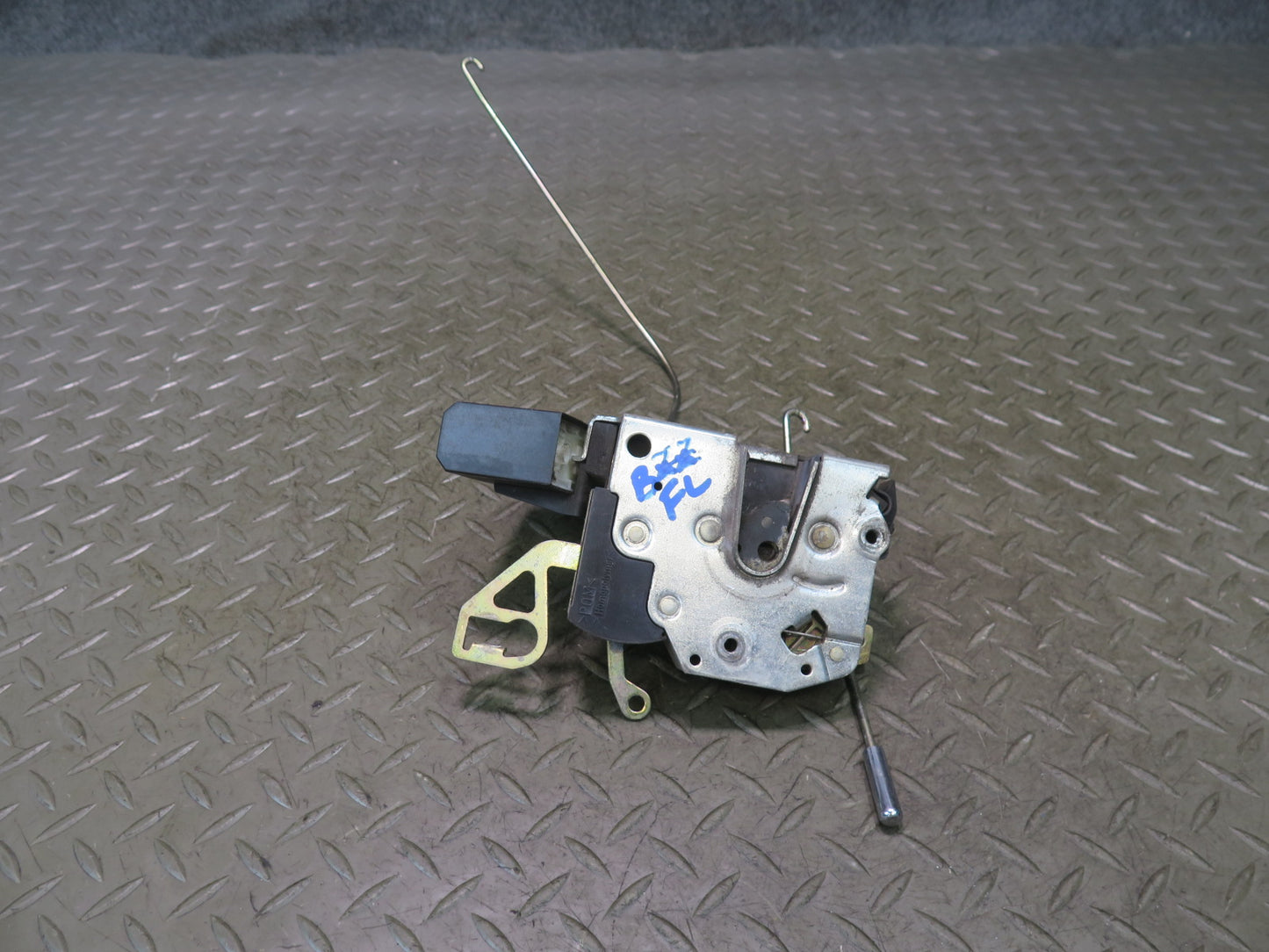 96-02 BMW E36/7 Z3 Left Driver Door Lock Latch Actuator 8397731 OEM