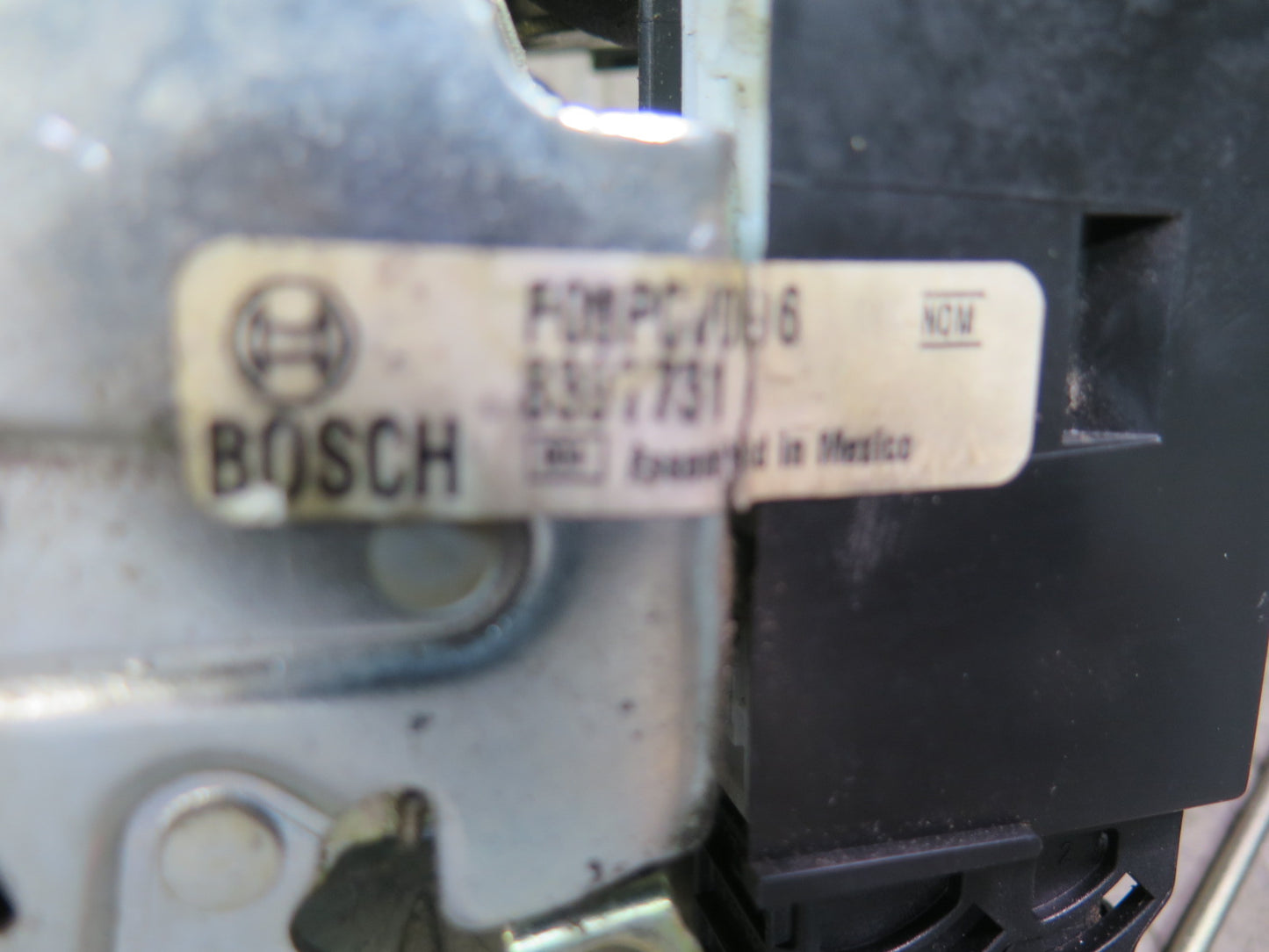 96-02 BMW E36/7 Z3 Left Driver Door Lock Latch Actuator 8397731 OEM