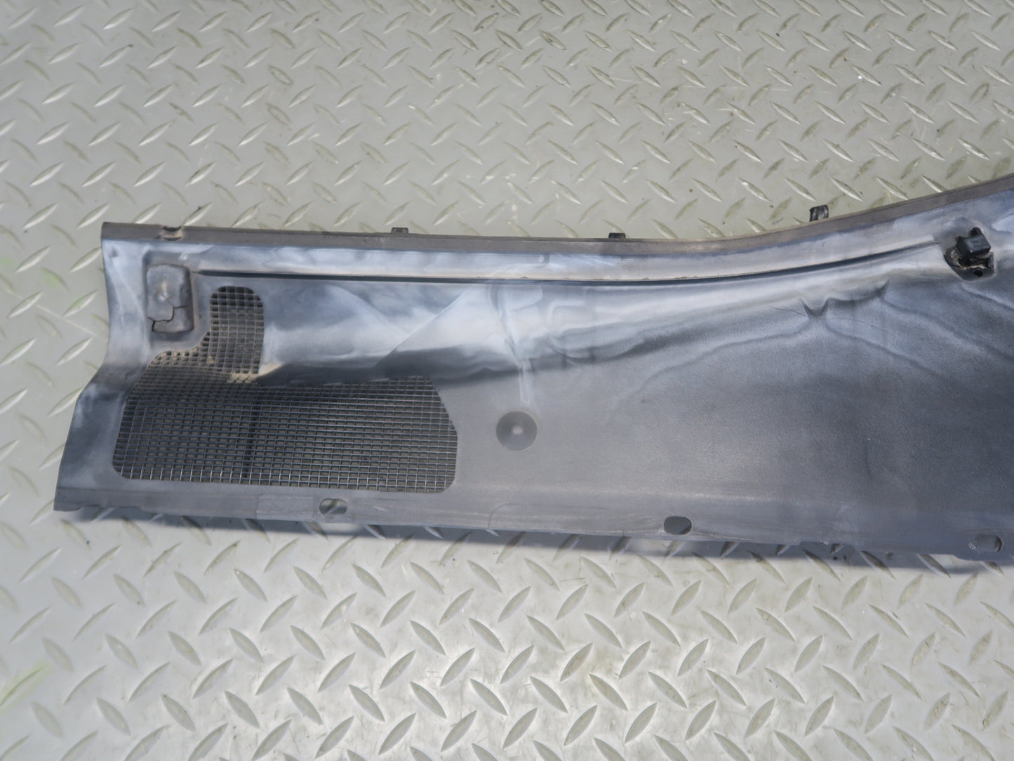 95-00 Toyota Celsior UCF20 RHD Windshield Wiper Cowl Vent Trim Panel Set OEM