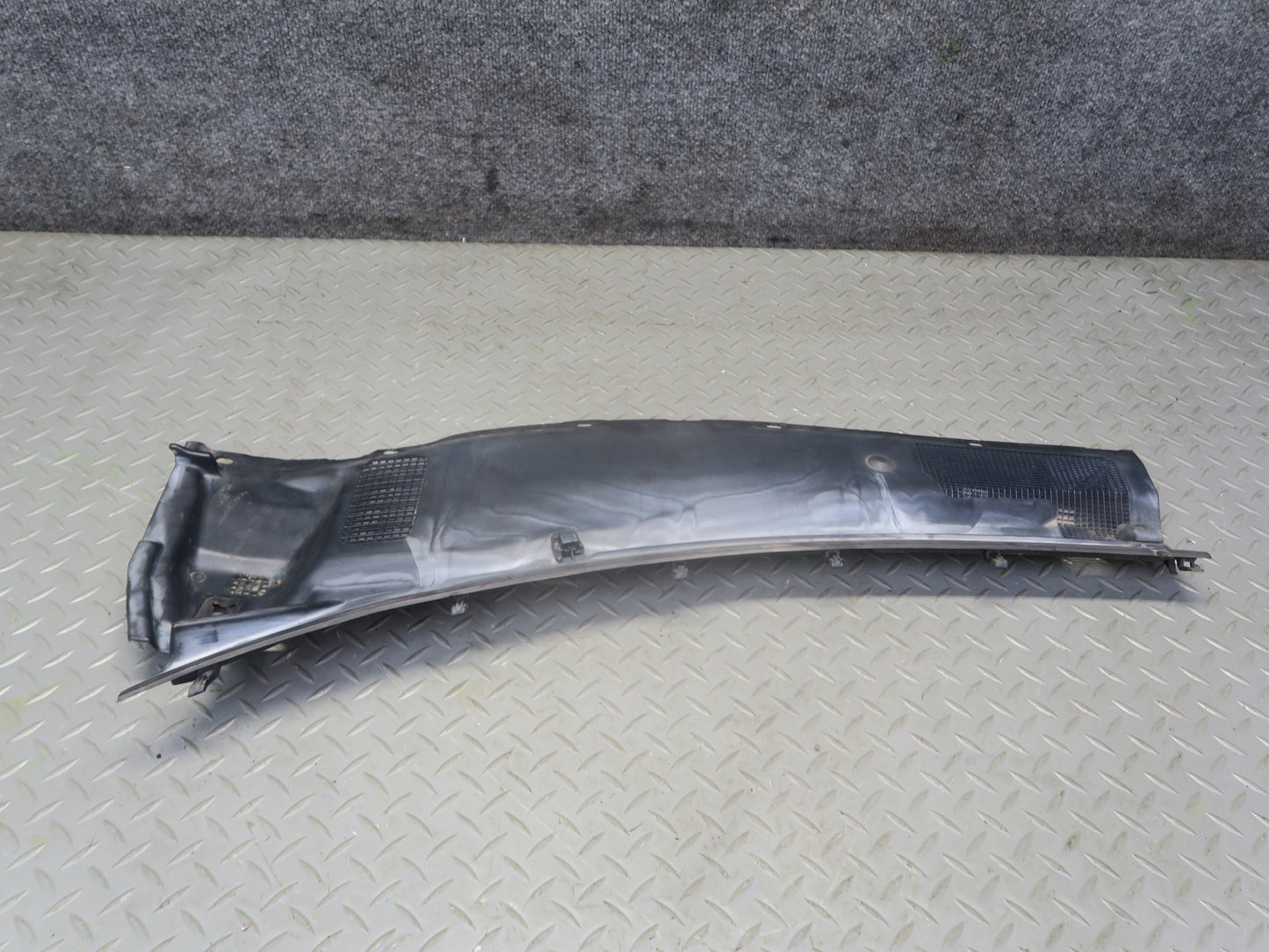95-00 Toyota Celsior UCF20 RHD Windshield Wiper Cowl Vent Trim Panel Set OEM
