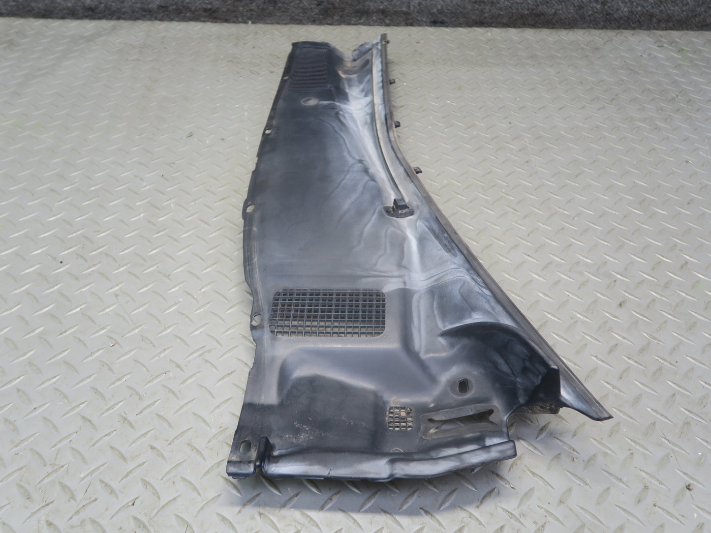 95-00 Toyota Celsior UCF20 RHD Windshield Wiper Cowl Vent Trim Panel Set OEM