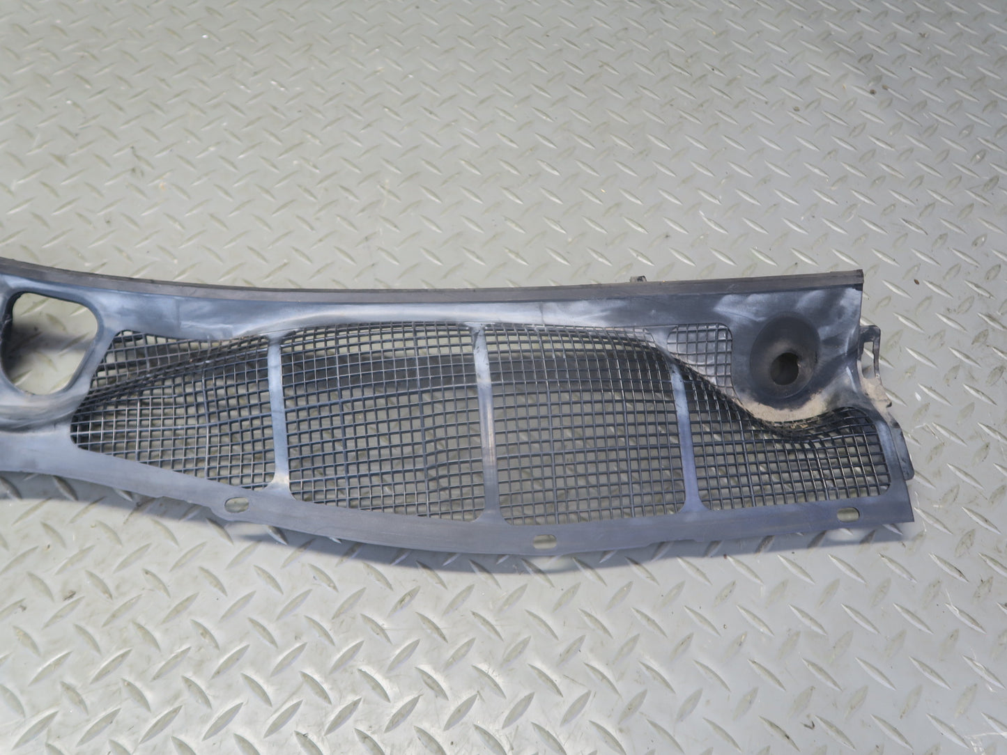 95-00 Toyota Celsior UCF20 RHD Windshield Wiper Cowl Vent Trim Panel Set OEM