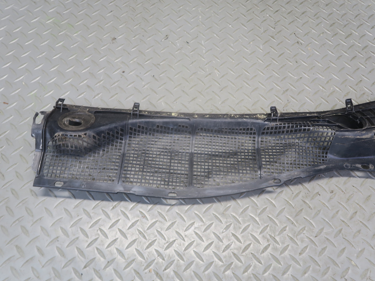 95-00 Toyota Celsior UCF20 RHD Windshield Wiper Cowl Vent Trim Panel Set OEM