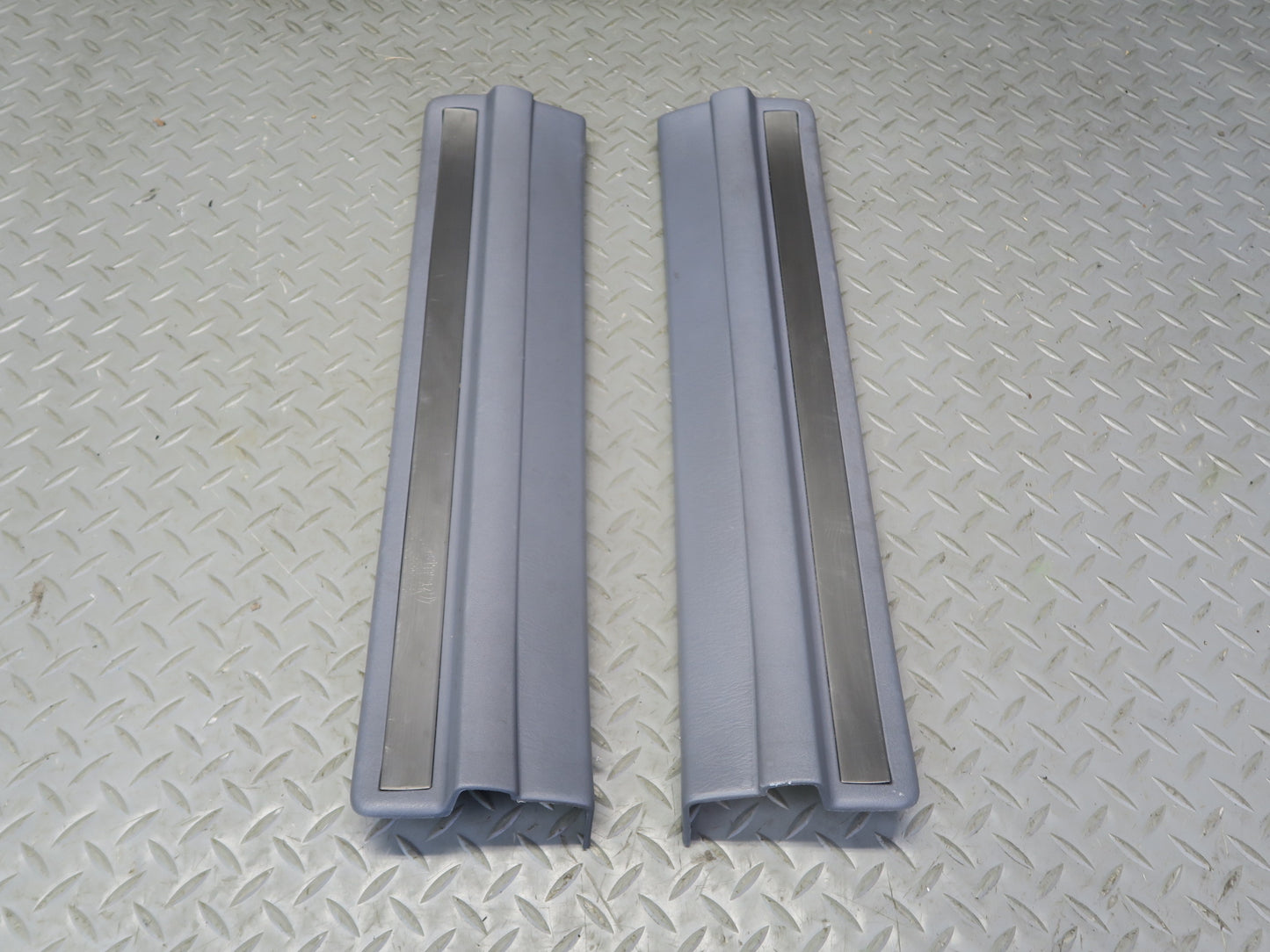 95-00 Toyota Celsior Lexus LS400 Rear Door Scuff Sill Plate Trim Set Black OEM