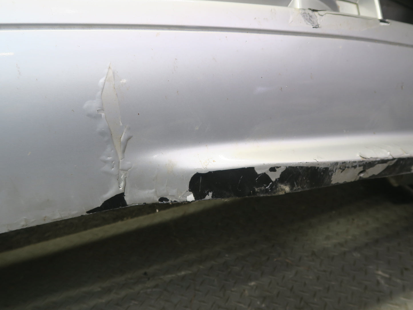 96-02 Mercedes R129 Sl-class Front Bumper Cover Brilliant Silver Defected