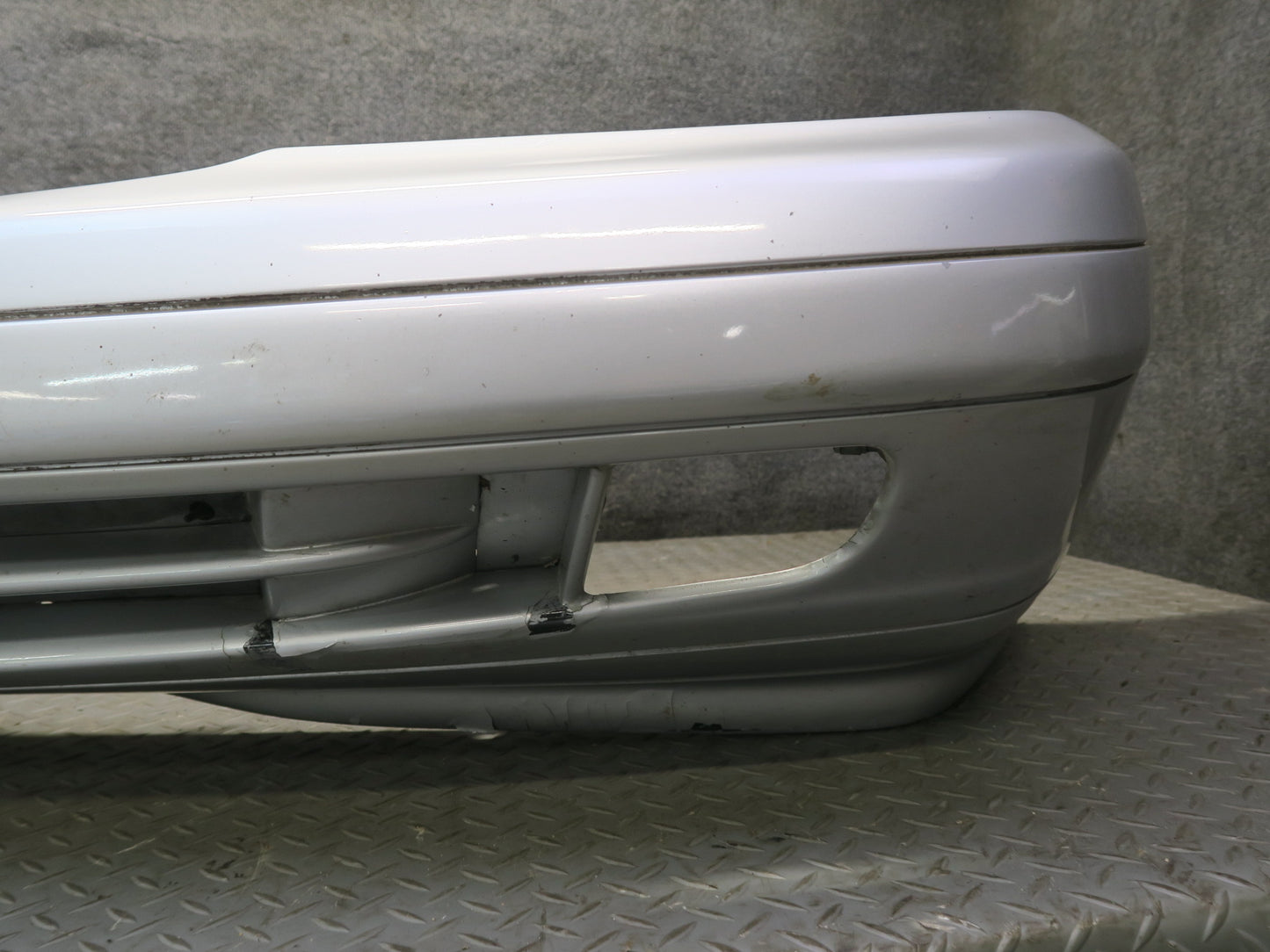 96-02 Mercedes R129 Sl-class Front Bumper Cover Brilliant Silver Defected