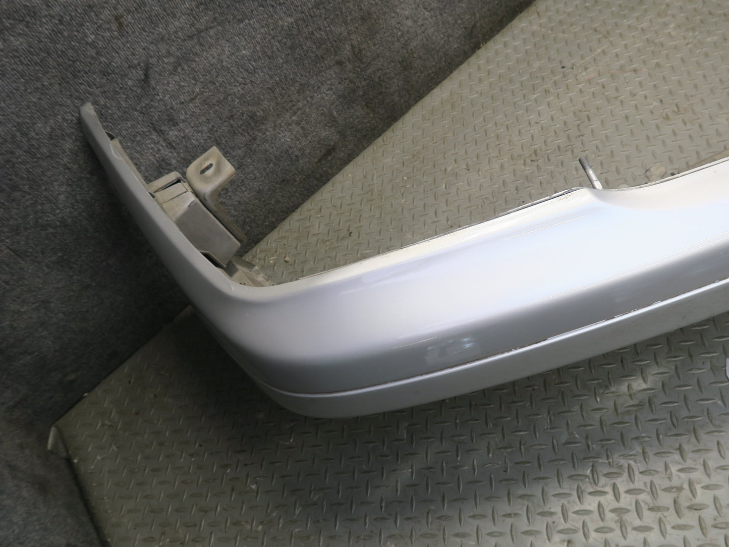 96-02 Mercedes R129 Sl-class Front Bumper Cover Brilliant Silver Defected