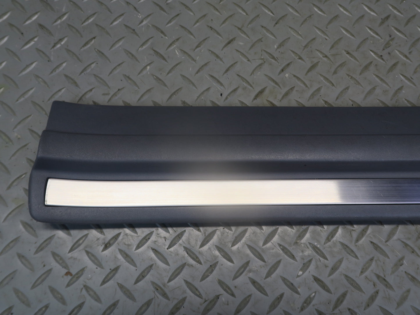 95-00 Toyota Celsior Lexus LS400 Rear Door Scuff Sill Plate Trim Set Black OEM