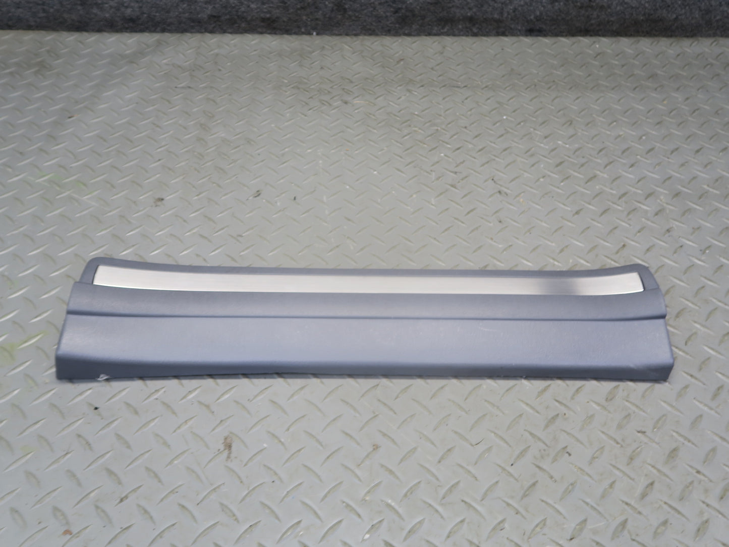 95-00 Toyota Celsior Lexus LS400 Rear Door Scuff Sill Plate Trim Set Black OEM