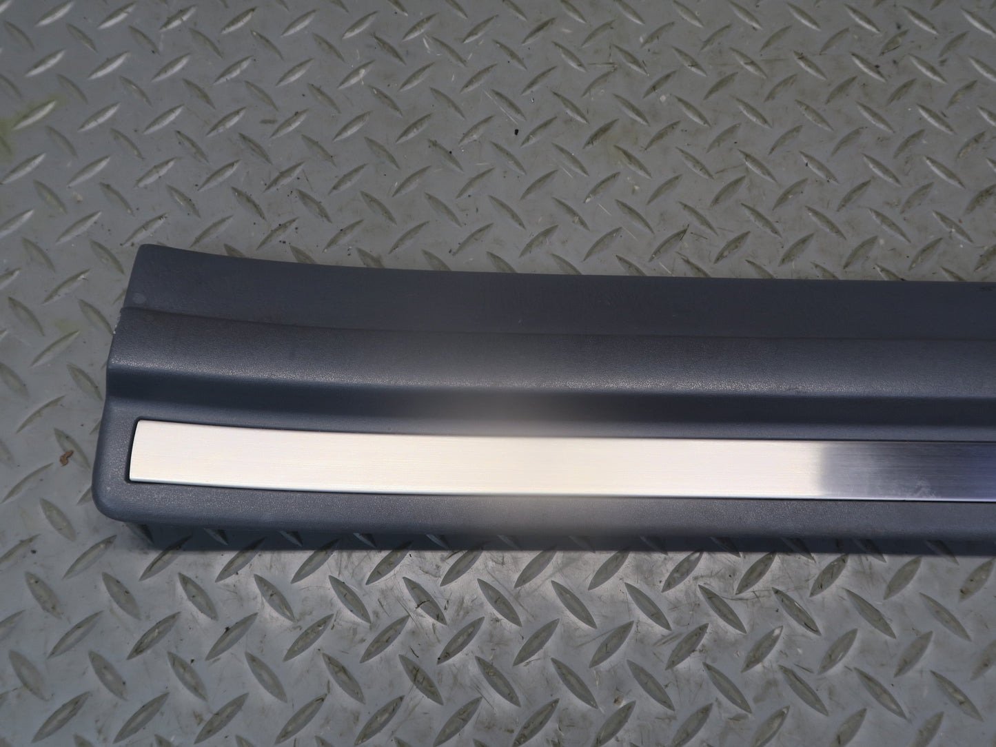 95-00 Toyota Celsior Lexus LS400 Rear Door Scuff Sill Plate Trim Set Black OEM