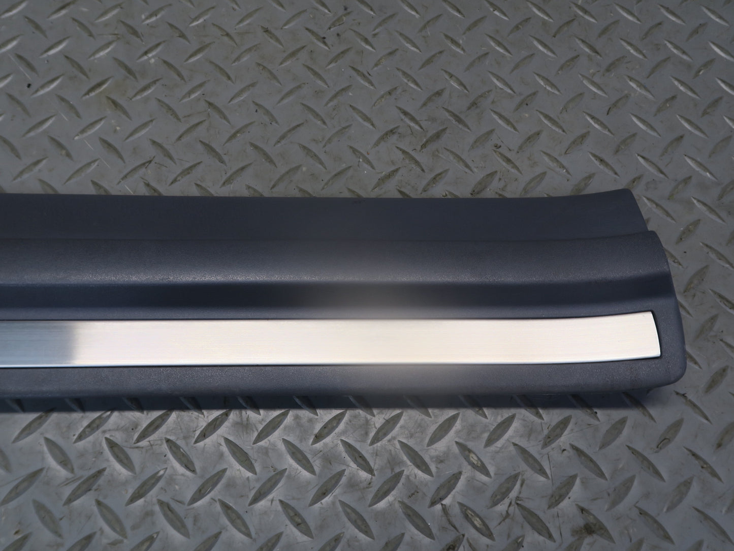 95-00 Toyota Celsior Lexus LS400 Rear Door Scuff Sill Plate Trim Set Black OEM