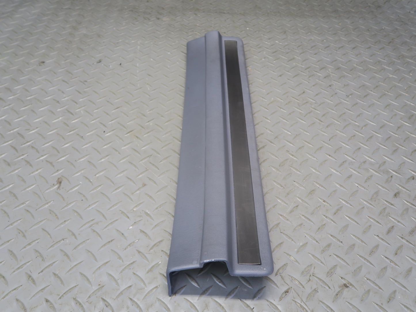 95-00 Toyota Celsior Lexus LS400 Rear Door Scuff Sill Plate Trim Set Black OEM