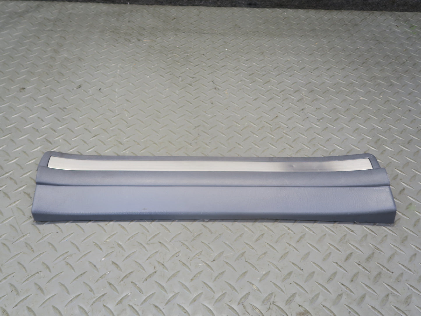95-00 Toyota Celsior Lexus LS400 Rear Door Scuff Sill Plate Trim Set Black OEM