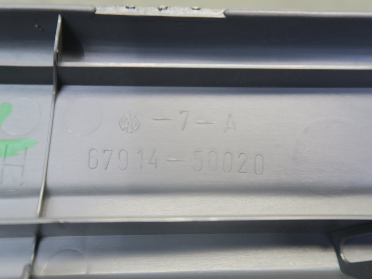 95-97 Toyota Celsior LS400 UCF20 Front Door Scuff Sill Plate Trim Panel Set OEM