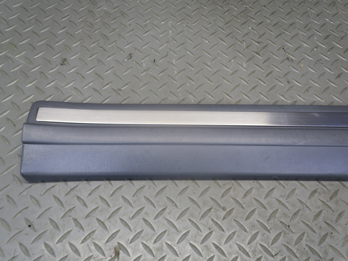 95-97 Toyota Celsior LS400 UCF20 Front Door Scuff Sill Plate Trim Panel Set OEM