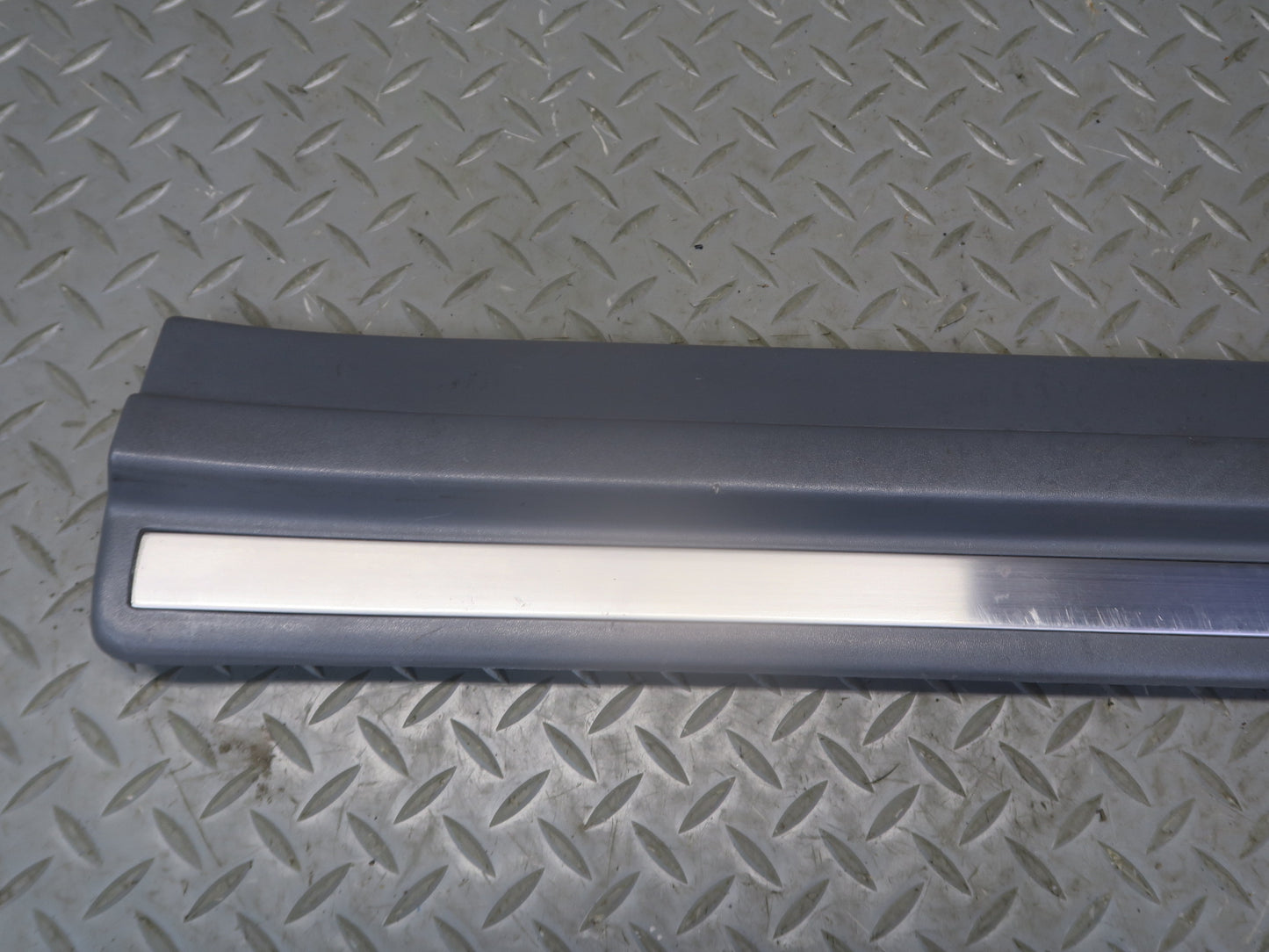 95-97 Toyota Celsior LS400 UCF20 Front Door Scuff Sill Plate Trim Panel Set OEM