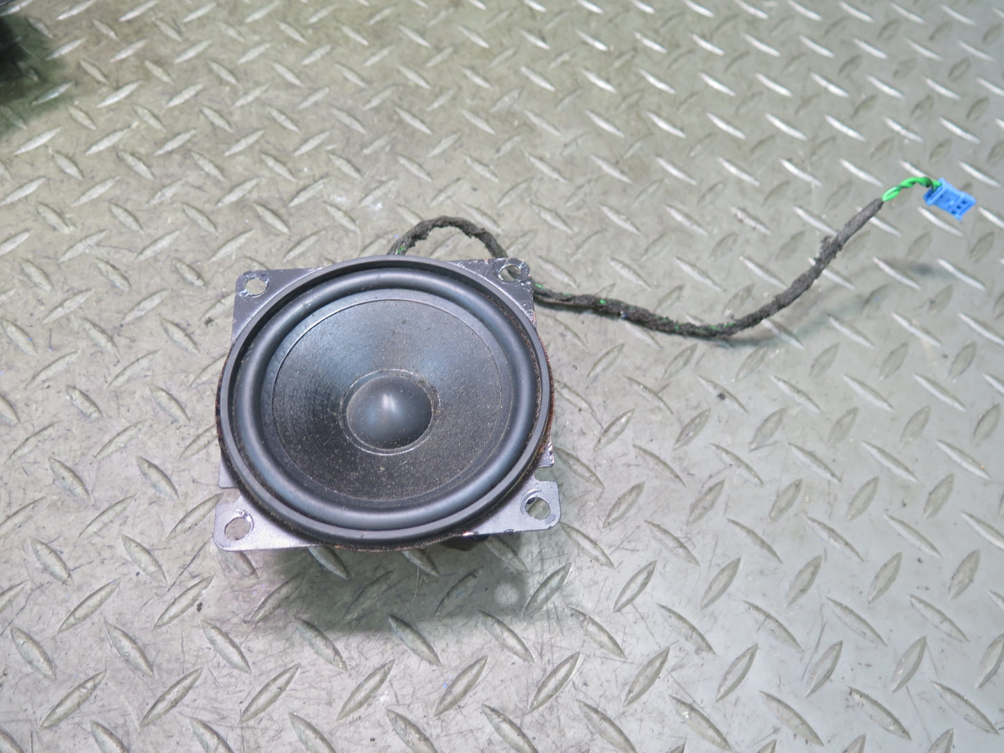 00-02 BMW E36/7 Z3 Roadster Set of 2 Rear Harman Kardon MID Range Speaker OEM