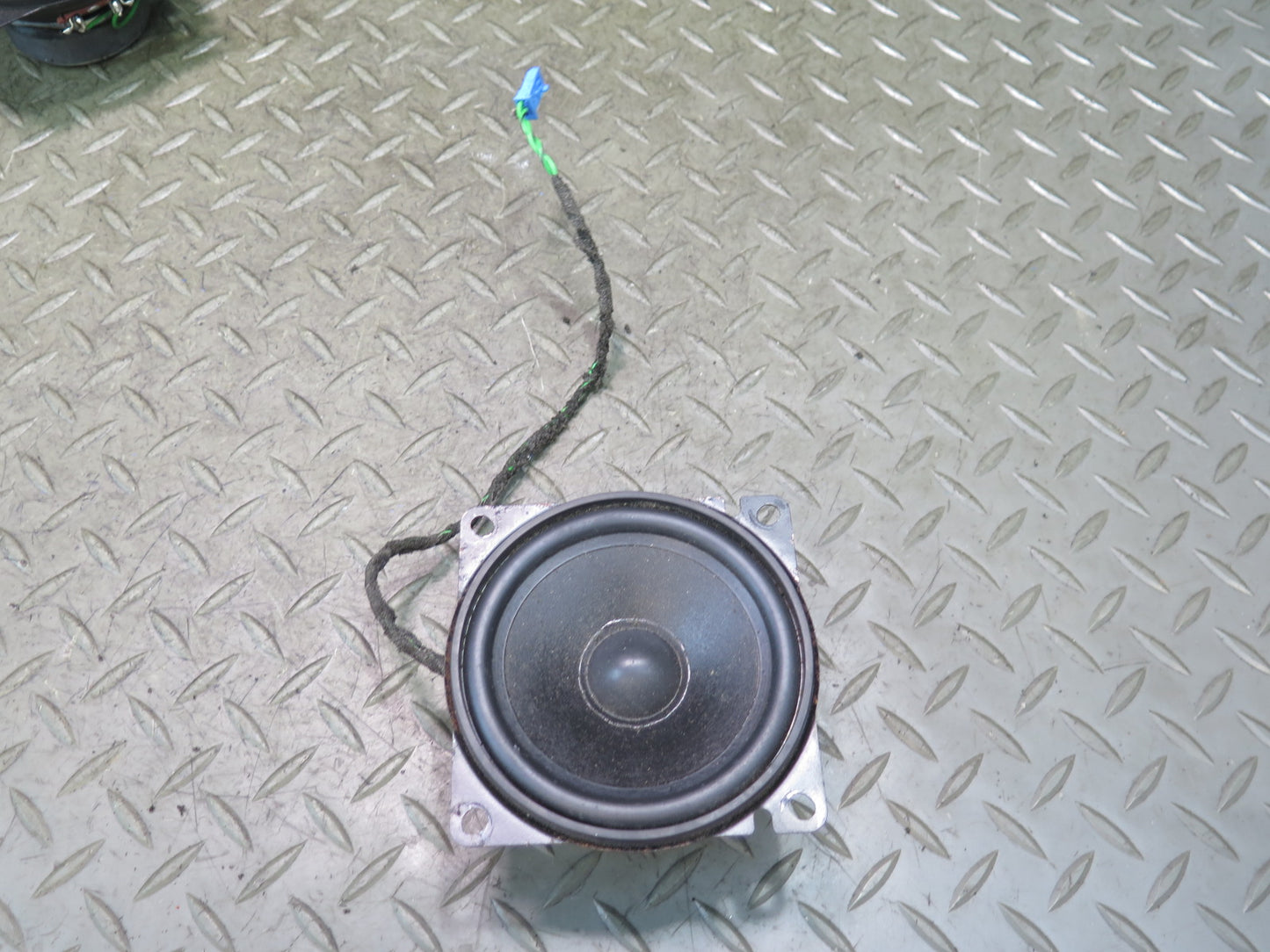 00-02 BMW E36/7 Z3 Roadster Set of 2 Rear Harman Kardon MID Range Speaker OEM