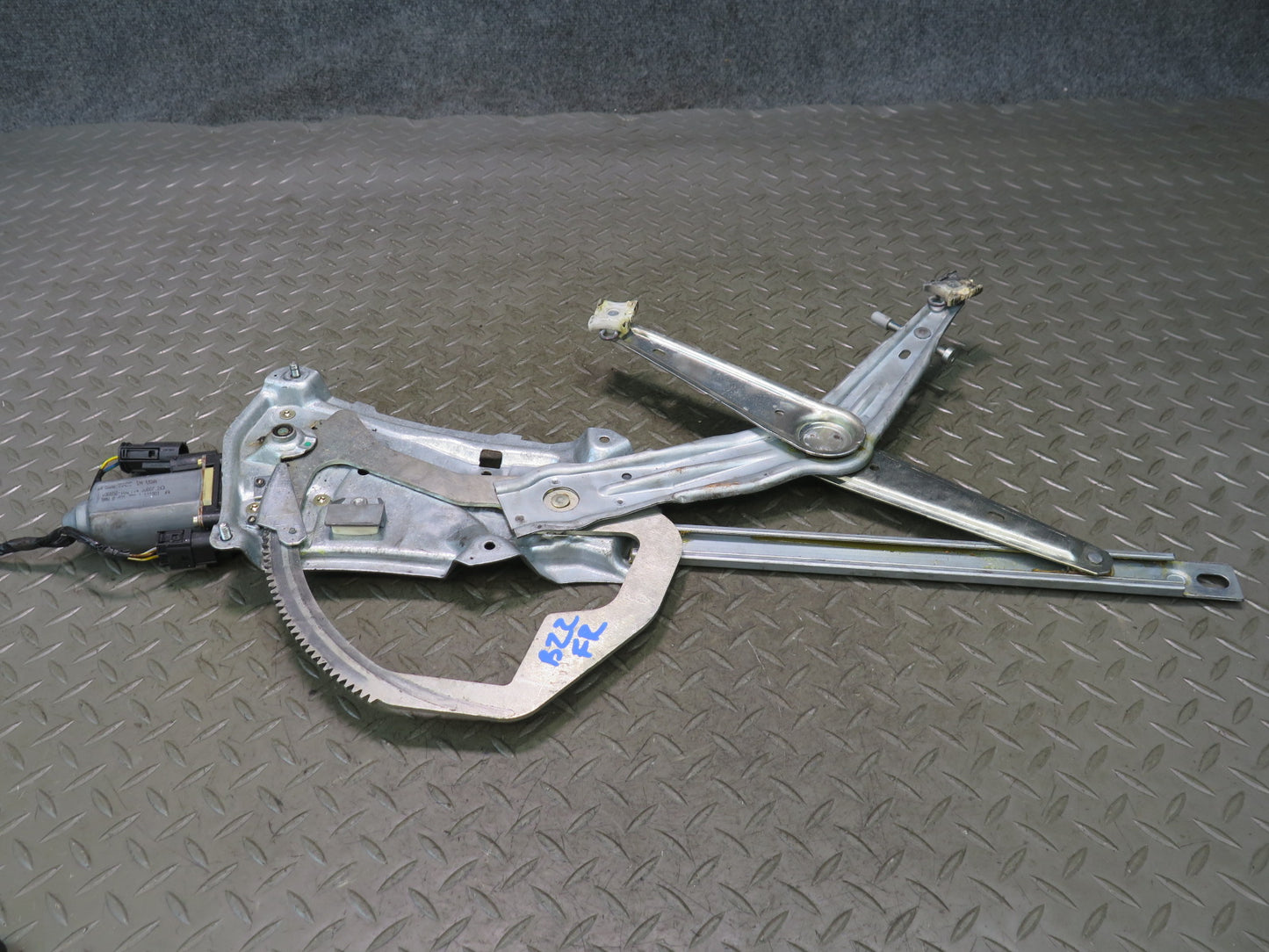 96-02 BMW E36/7 Z3 Roadster Right Passenger Door Window Regulator w Motor OEM