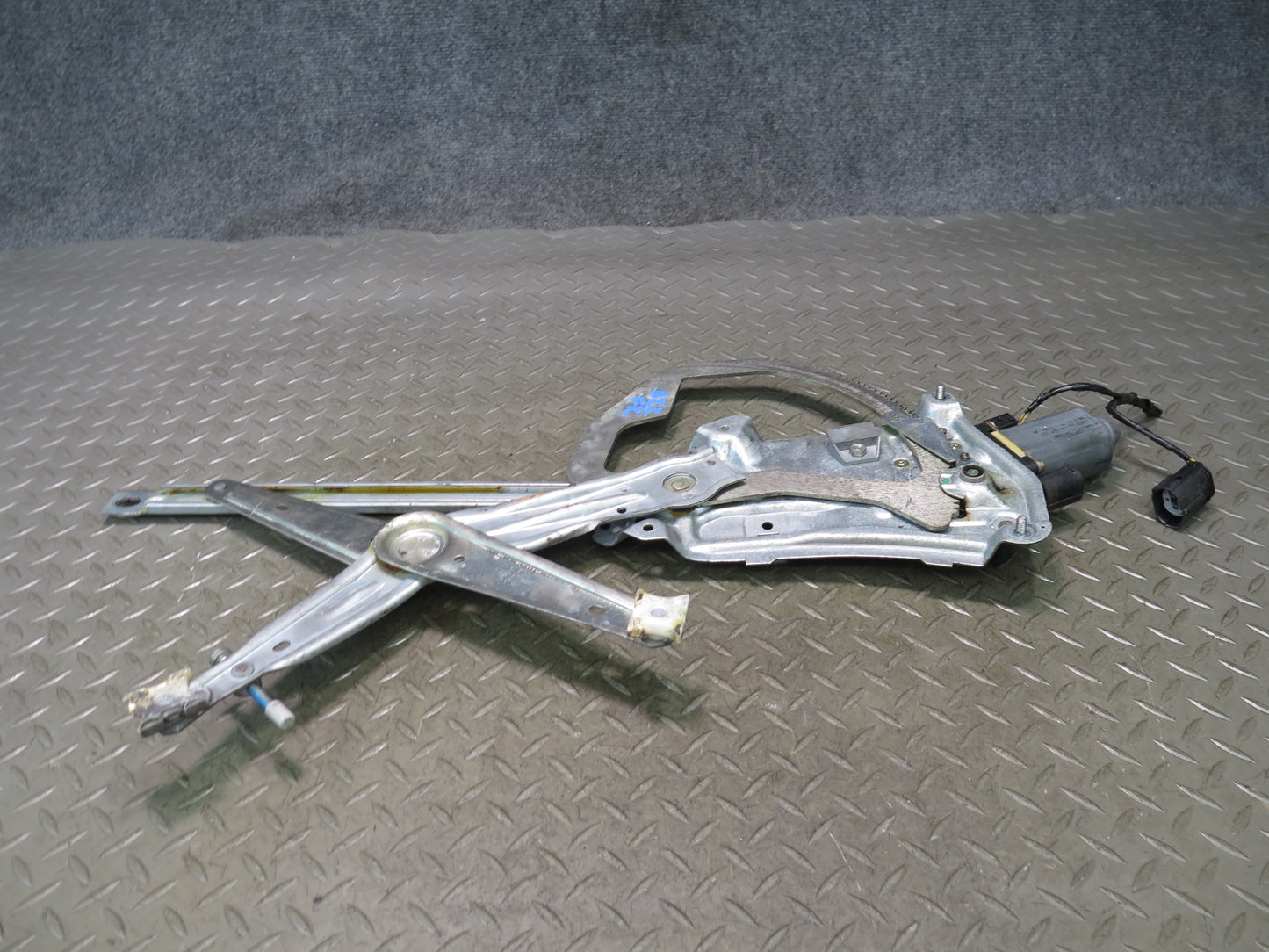 96-02 BMW E36/7 Z3 Roadster Right Passenger Door Window Regulator w Motor OEM