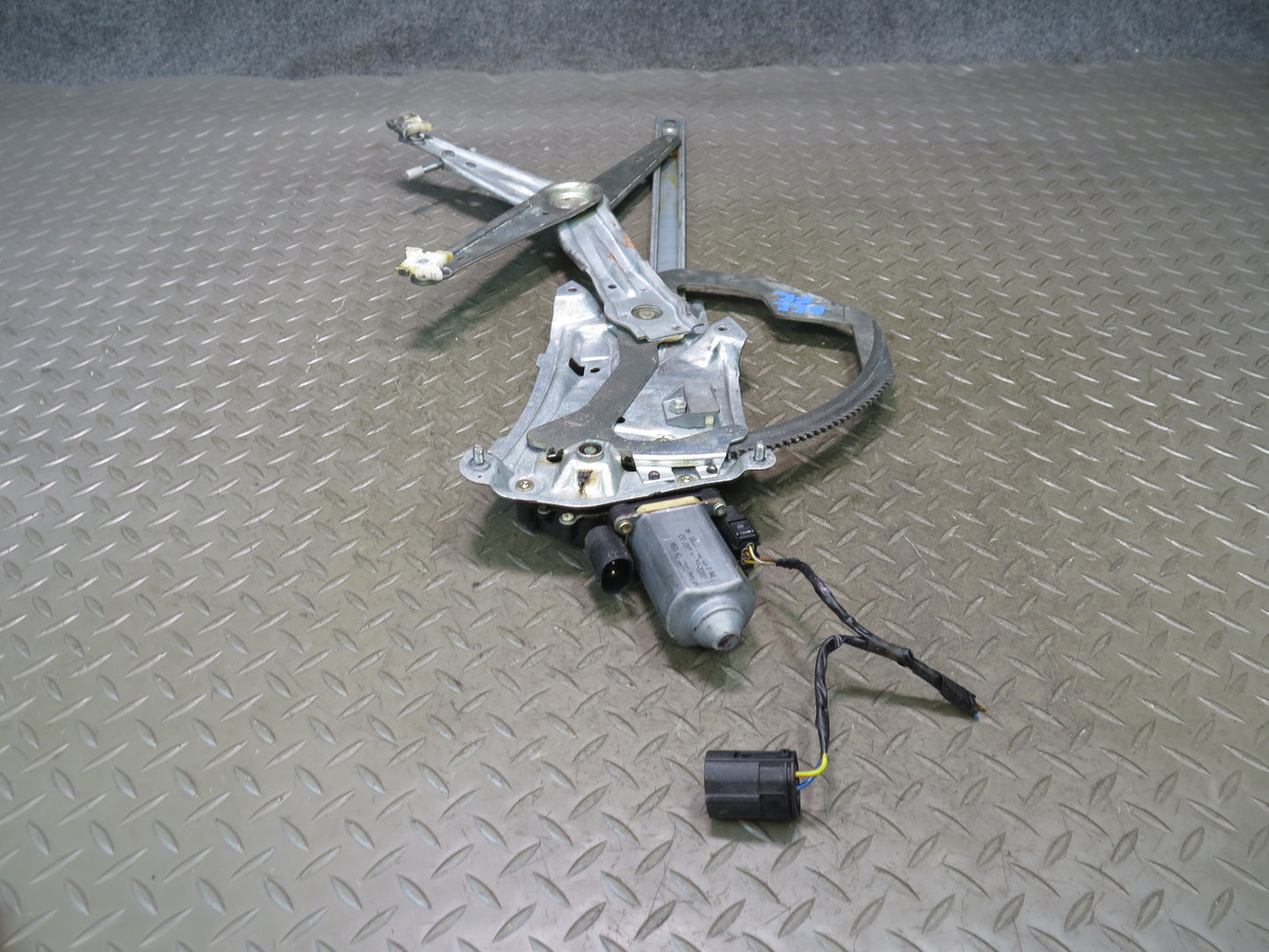 96-02 BMW E36/7 Z3 Roadster Right Passenger Door Window Regulator w Motor OEM