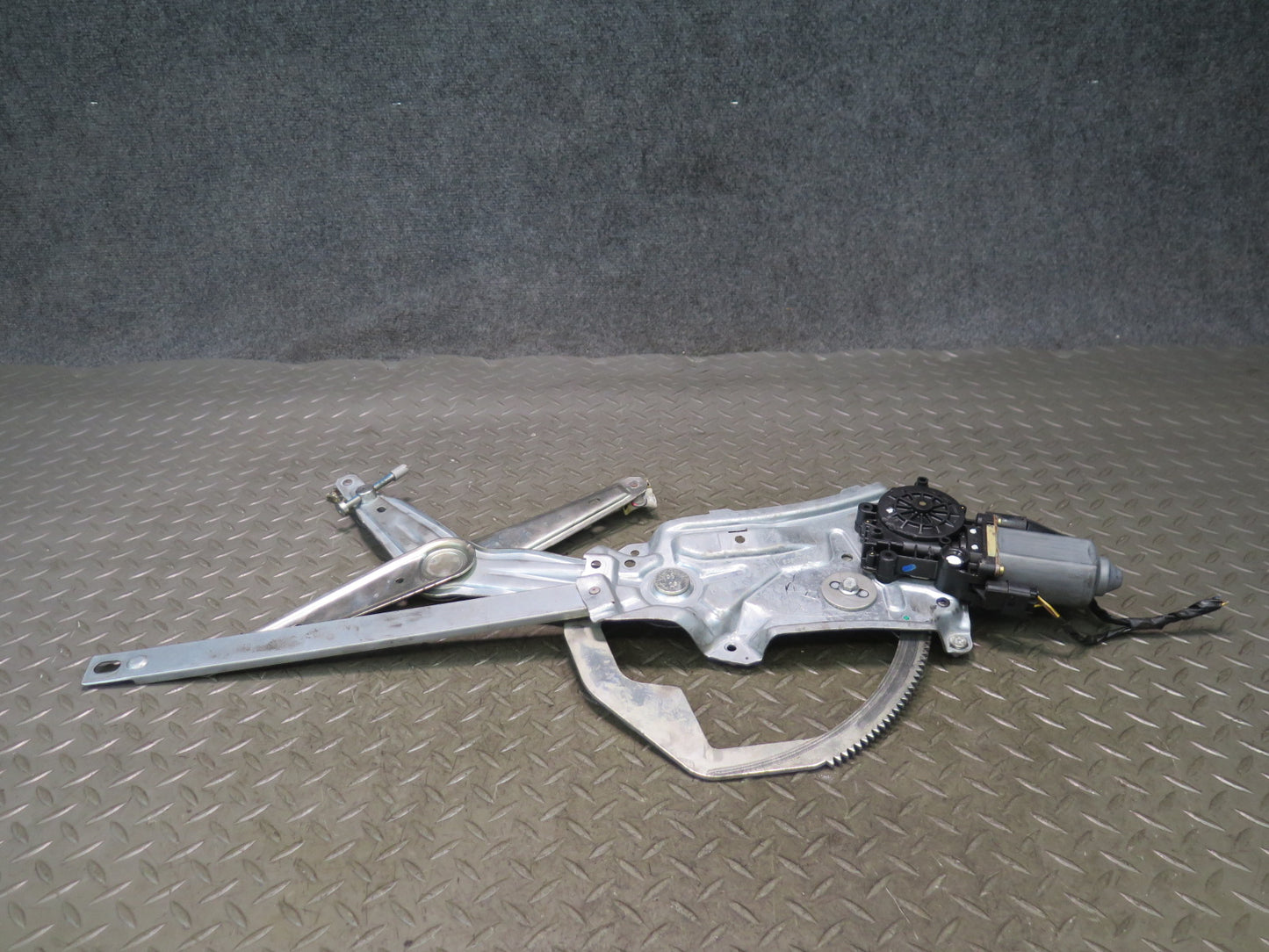 96-02 BMW E36/7 Z3 Roadster Right Passenger Door Window Regulator w Motor OEM