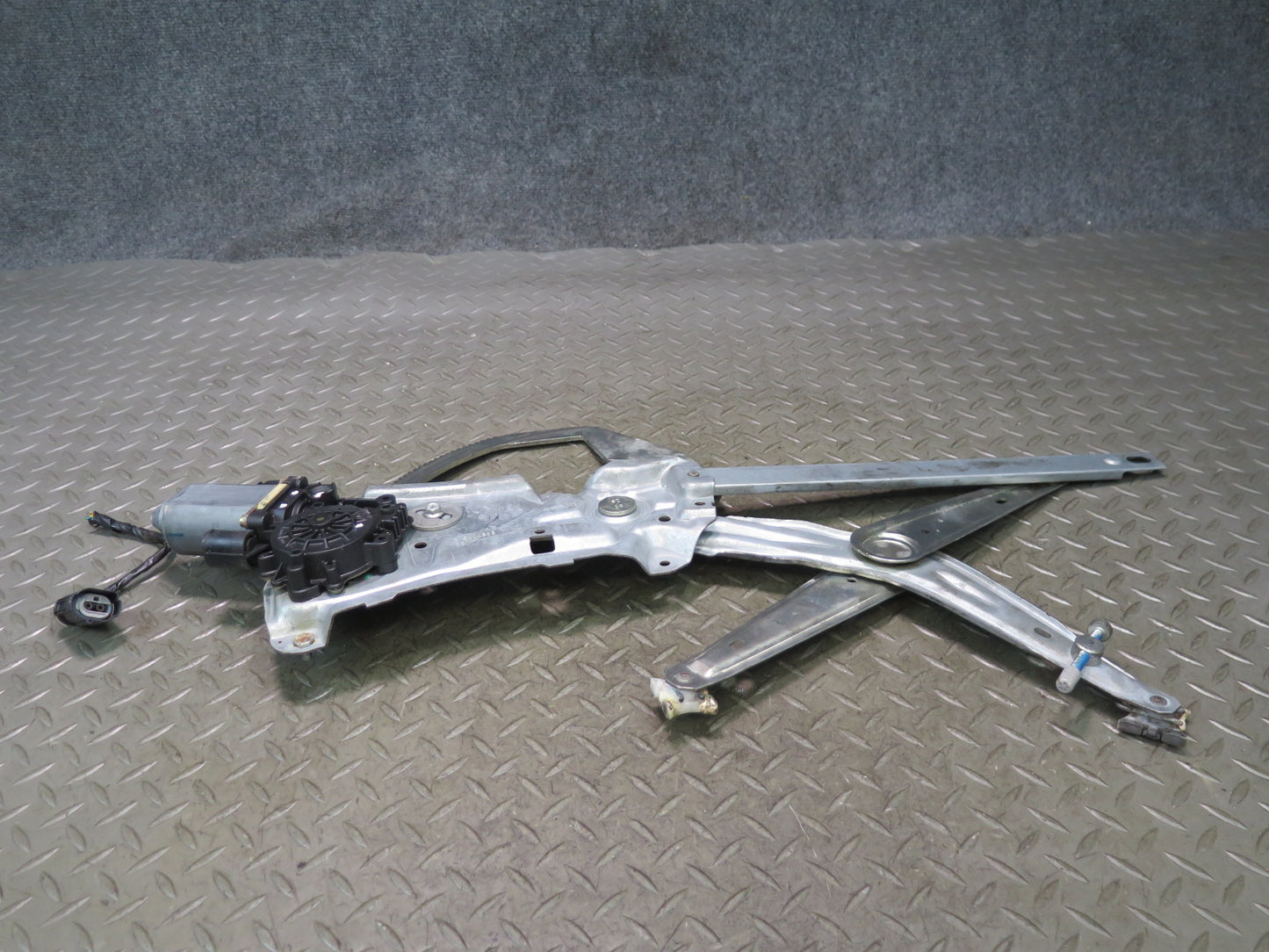 96-02 BMW E36/7 Z3 Roadster Right Passenger Door Window Regulator w Motor OEM
