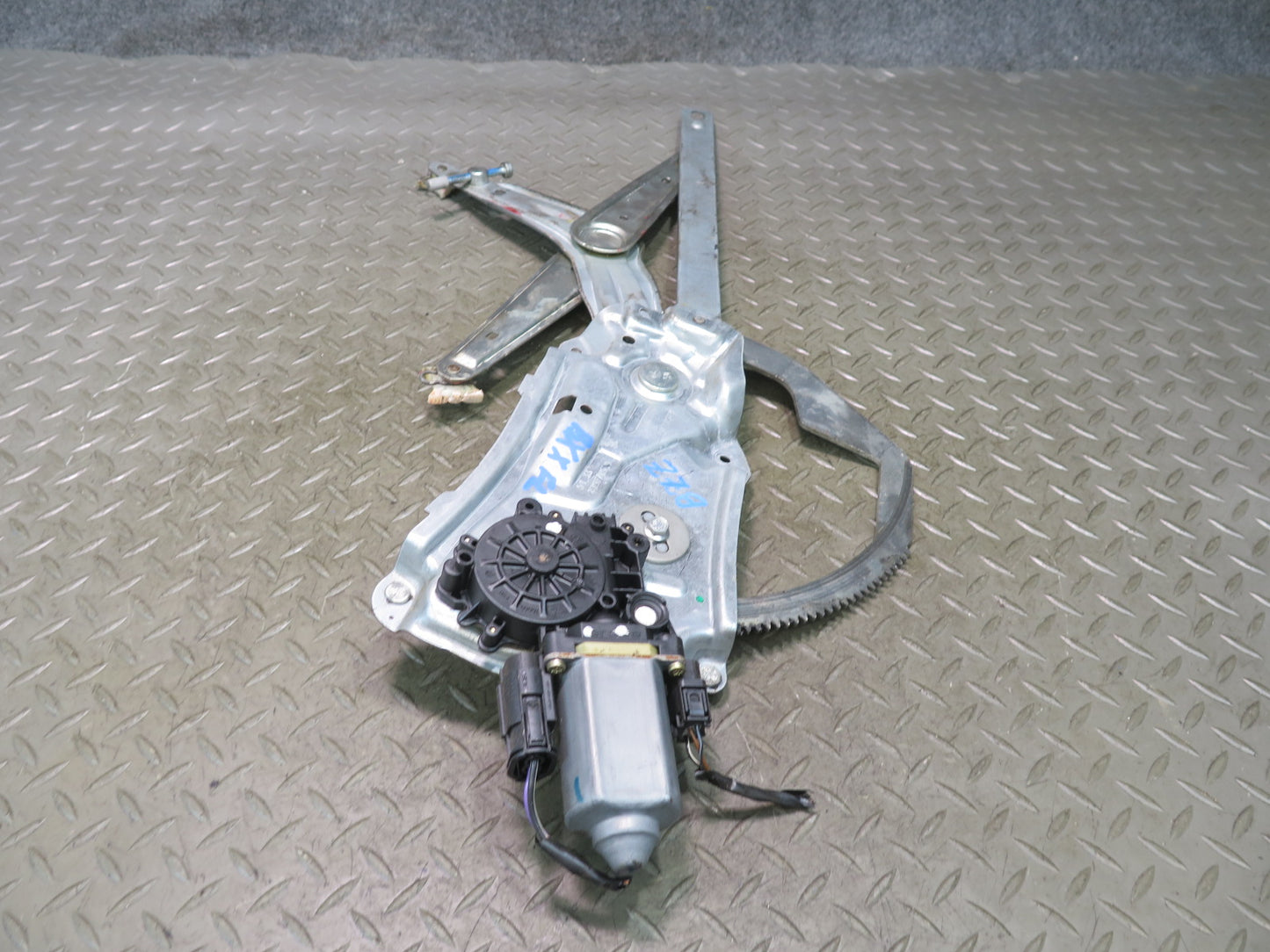 96-02 BMW E36/7 Z3 Roadster Left Driver Door Window Regulator w Motor OEM