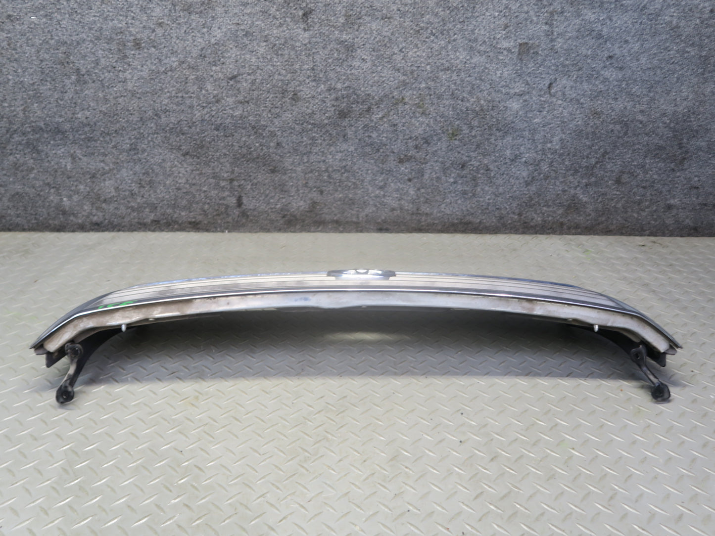 95-97 Toyota Celsior UCF20 RHD Front Upper Hood Chrome Grille w Emblem OEM