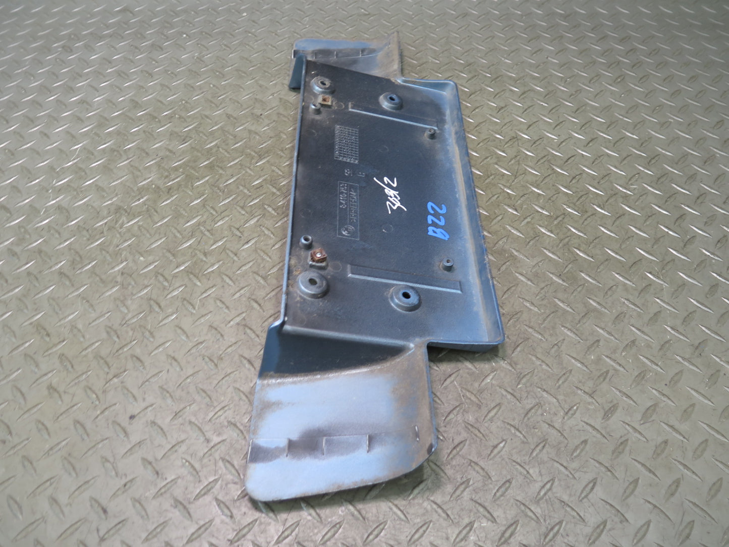 00-02 BMW E36/7 Z3 Roadster Rear License Plate Panel Mount Bracket 8410753 OEM