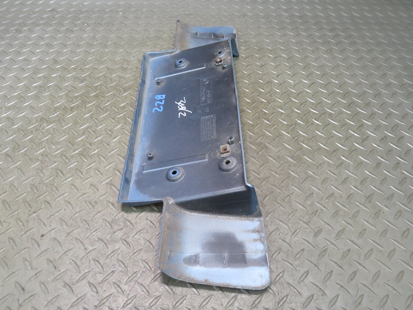 00-02 BMW E36/7 Z3 Roadster Rear License Plate Panel Mount Bracket 8410753 OEM