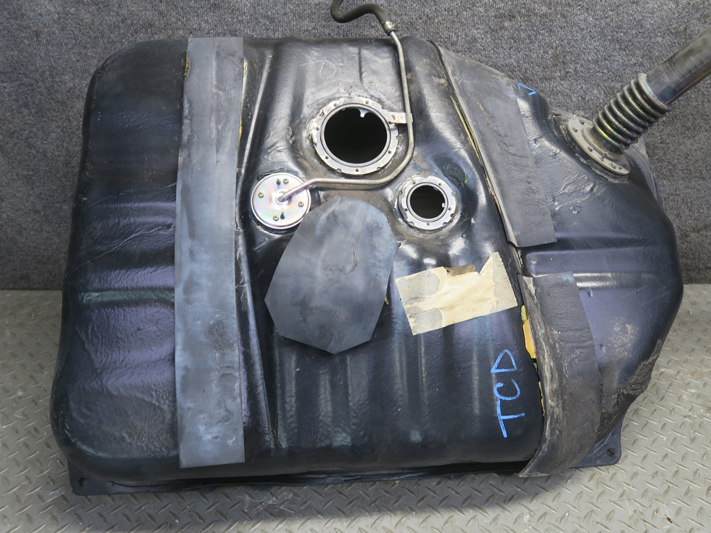 84-88 Toyota Cressida MX73 Sedan Fuel Tank Unit w Filler Neck 45K Miles OEM