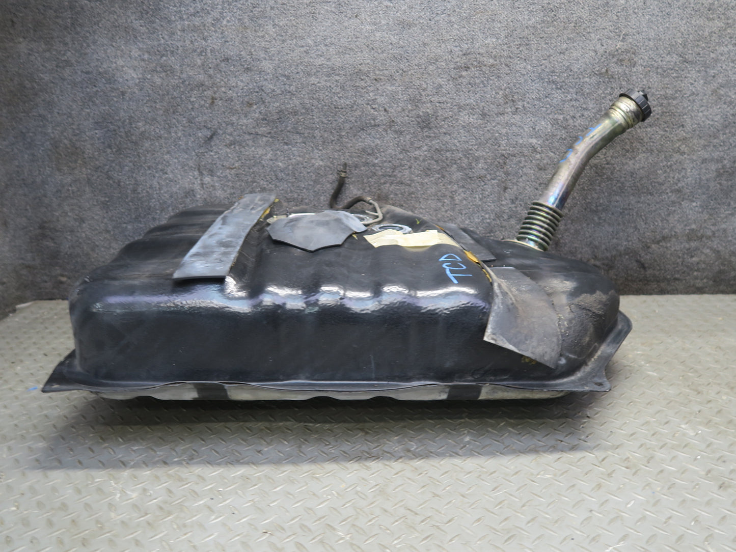 84-88 Toyota Cressida MX73 Sedan Fuel Tank Unit w Filler Neck 45K Miles OEM