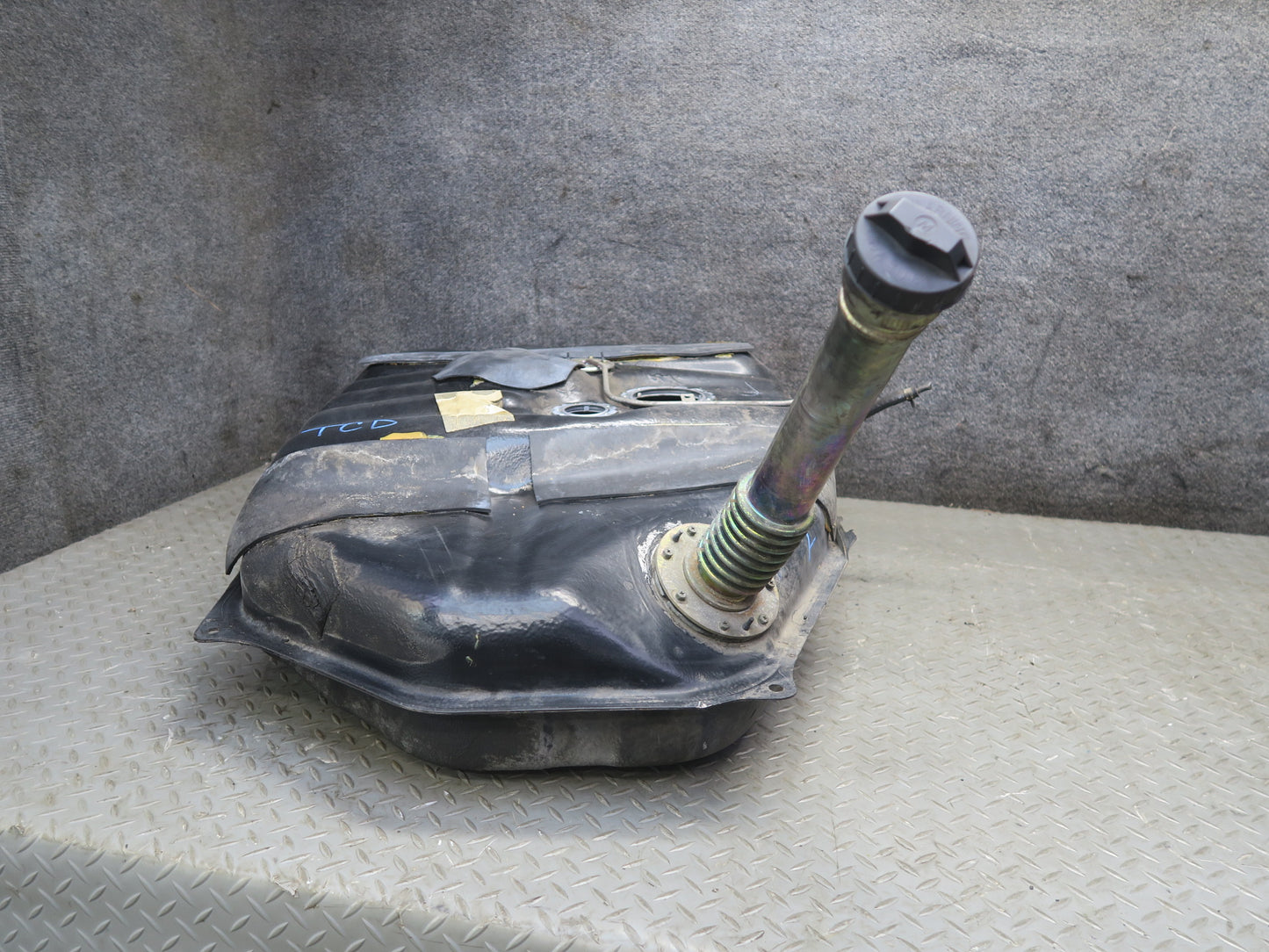 84-88 Toyota Cressida MX73 Sedan Fuel Tank Unit w Filler Neck 45K Miles OEM