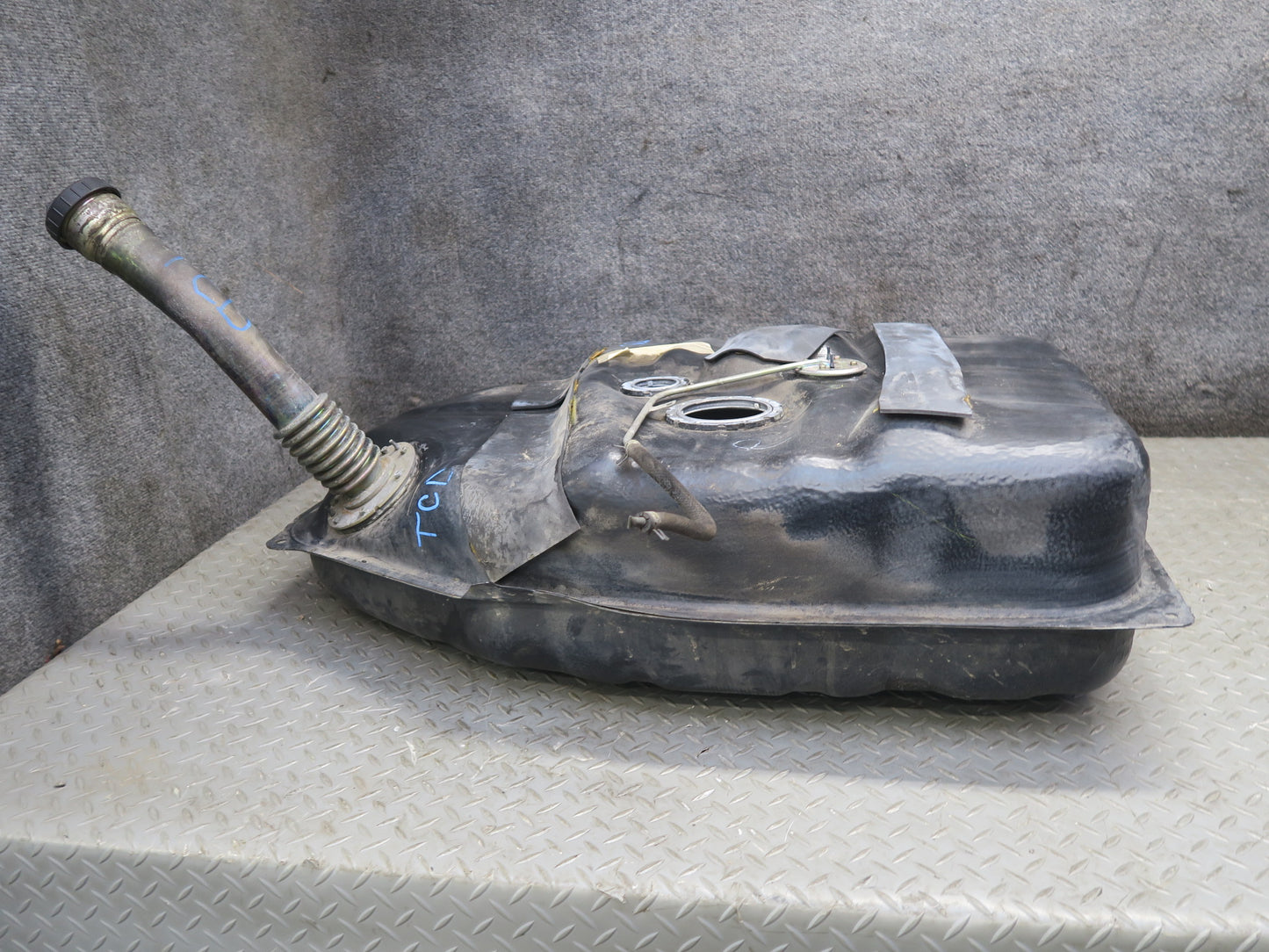 84-88 Toyota Cressida MX73 Sedan Fuel Tank Unit w Filler Neck 45K Miles OEM