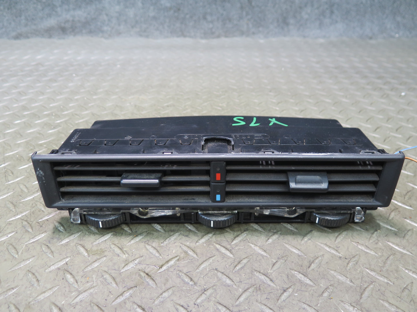 94-02 Mercedes R129 Sl-class Dash Center A/C Air Vent Grille 1298300654 OEM