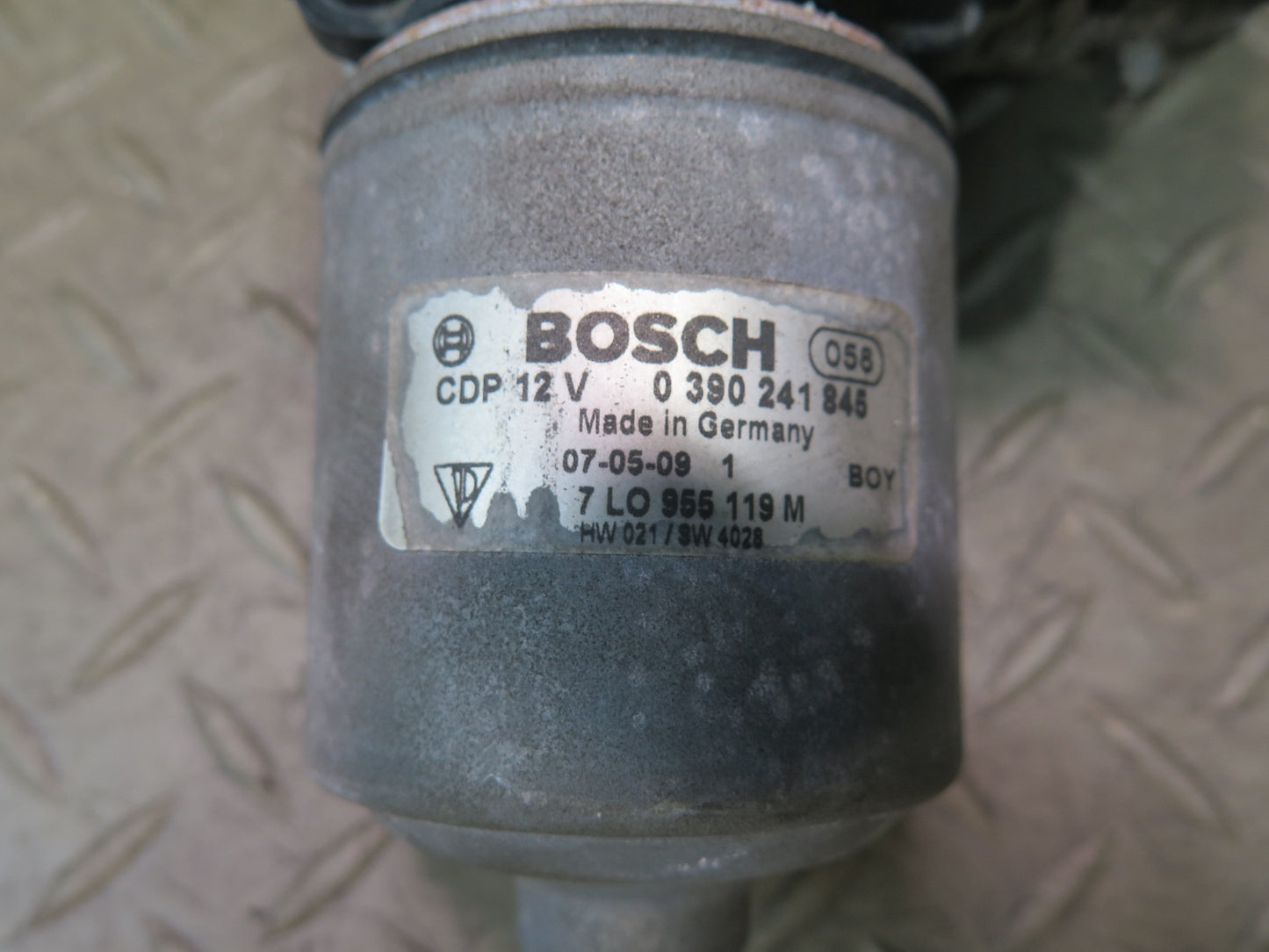2003-2010 Porsche Cayenne 957 Windshield Wiper Motor 7L0955119M