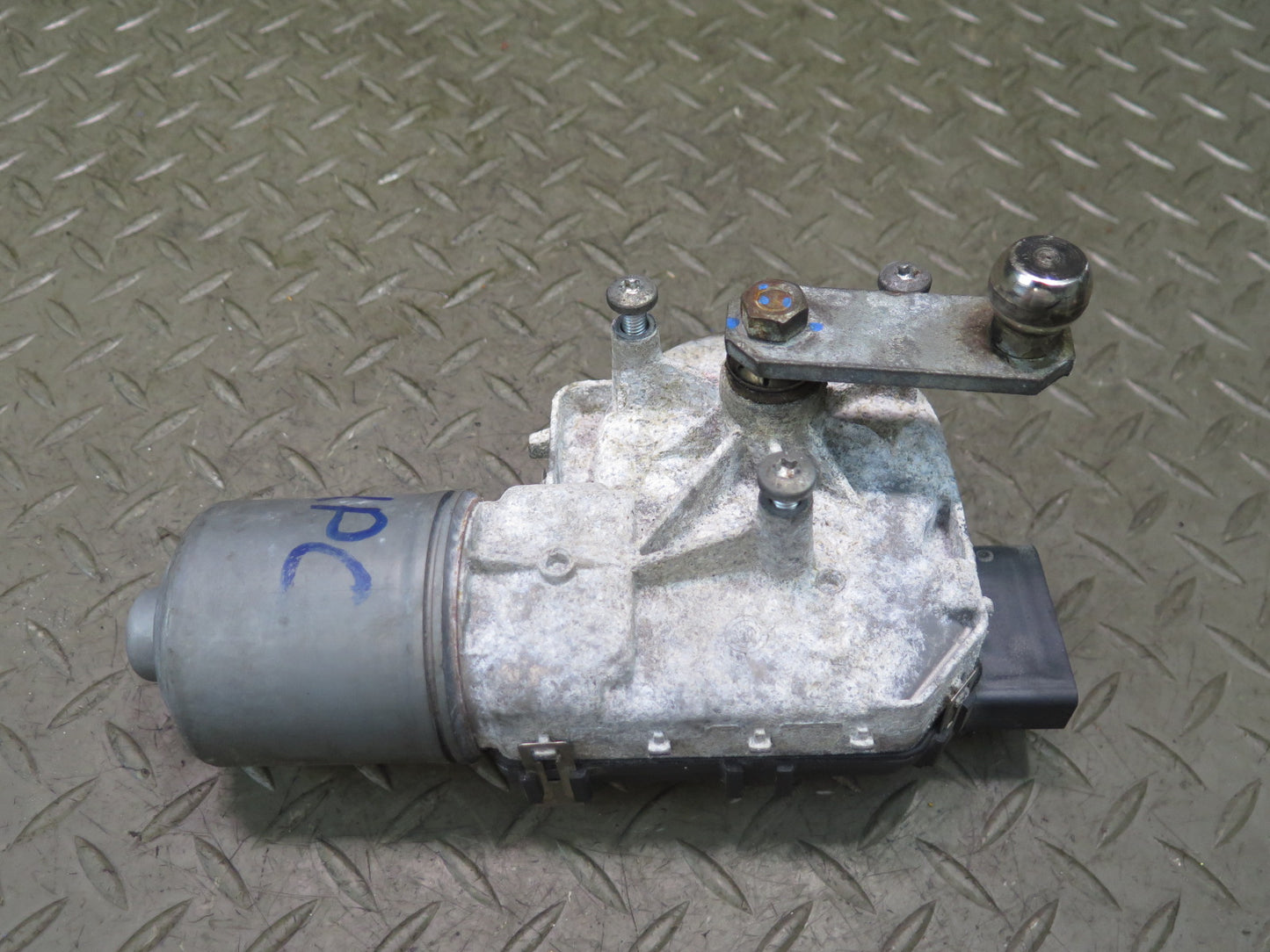 2003-2010 Porsche Cayenne 957 Windshield Wiper Motor 7L0955119M