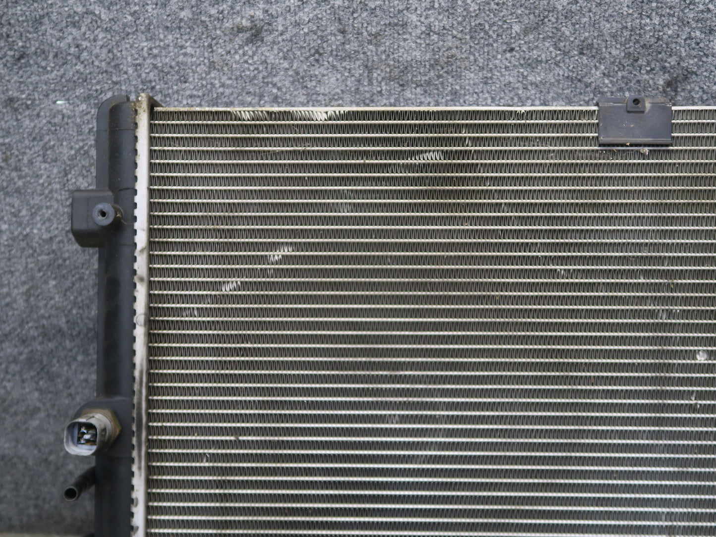 01-03 VW Eurovan T4 2.8L AXK Engine Radiator w A/C Condenser & Oil Cooler OEM