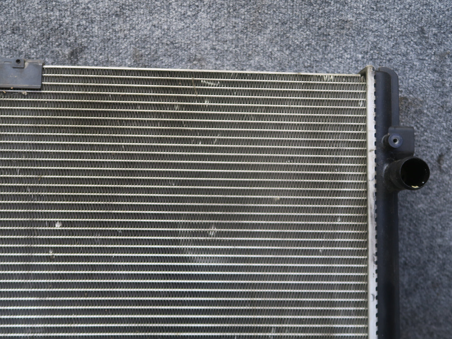 01-03 VW Eurovan T4 2.8L AXK Engine Radiator w A/C Condenser & Oil Cooler OEM