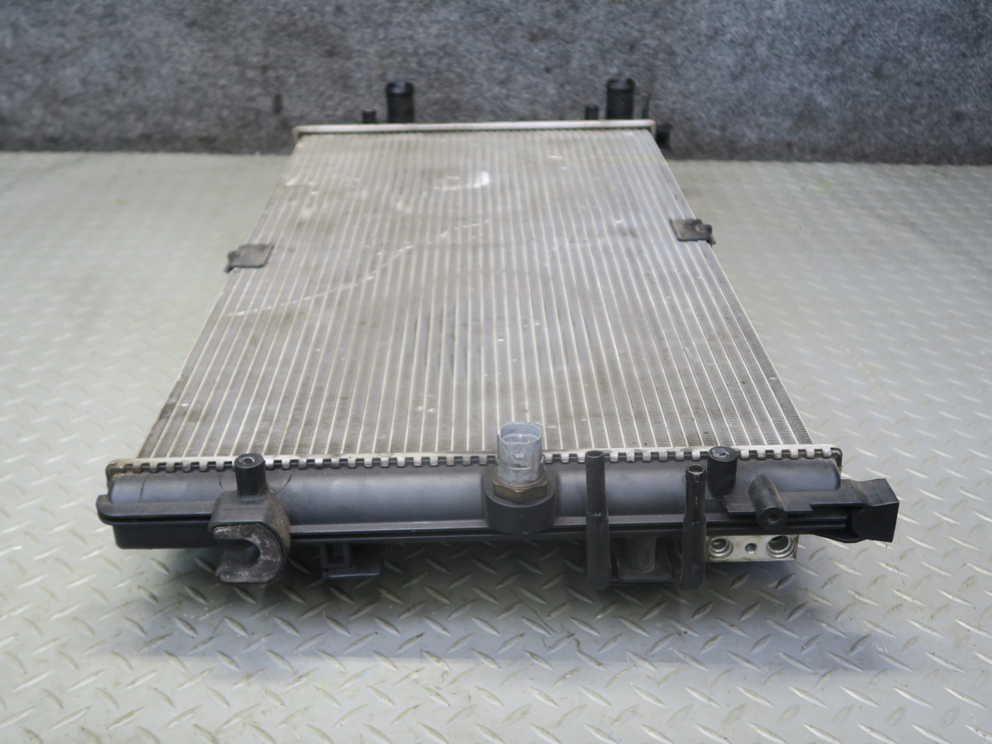 01-03 VW Eurovan T4 2.8L AXK Engine Radiator w A/C Condenser & Oil Cooler OEM