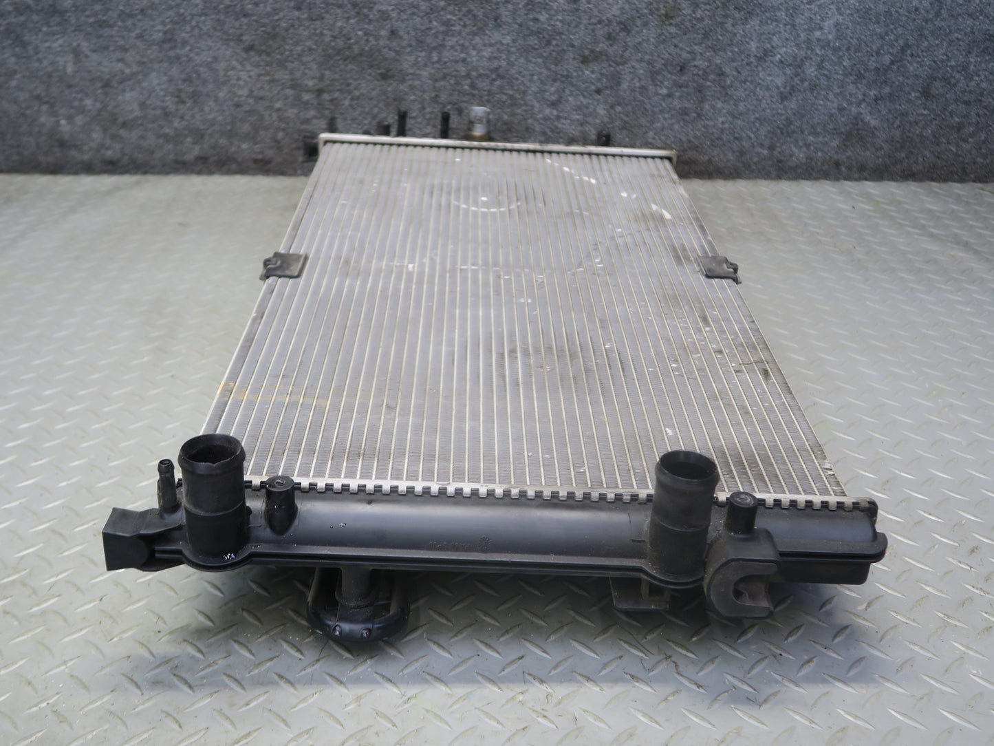 01-03 VW Eurovan T4 2.8L AXK Engine Radiator w A/C Condenser & Oil Cooler OEM