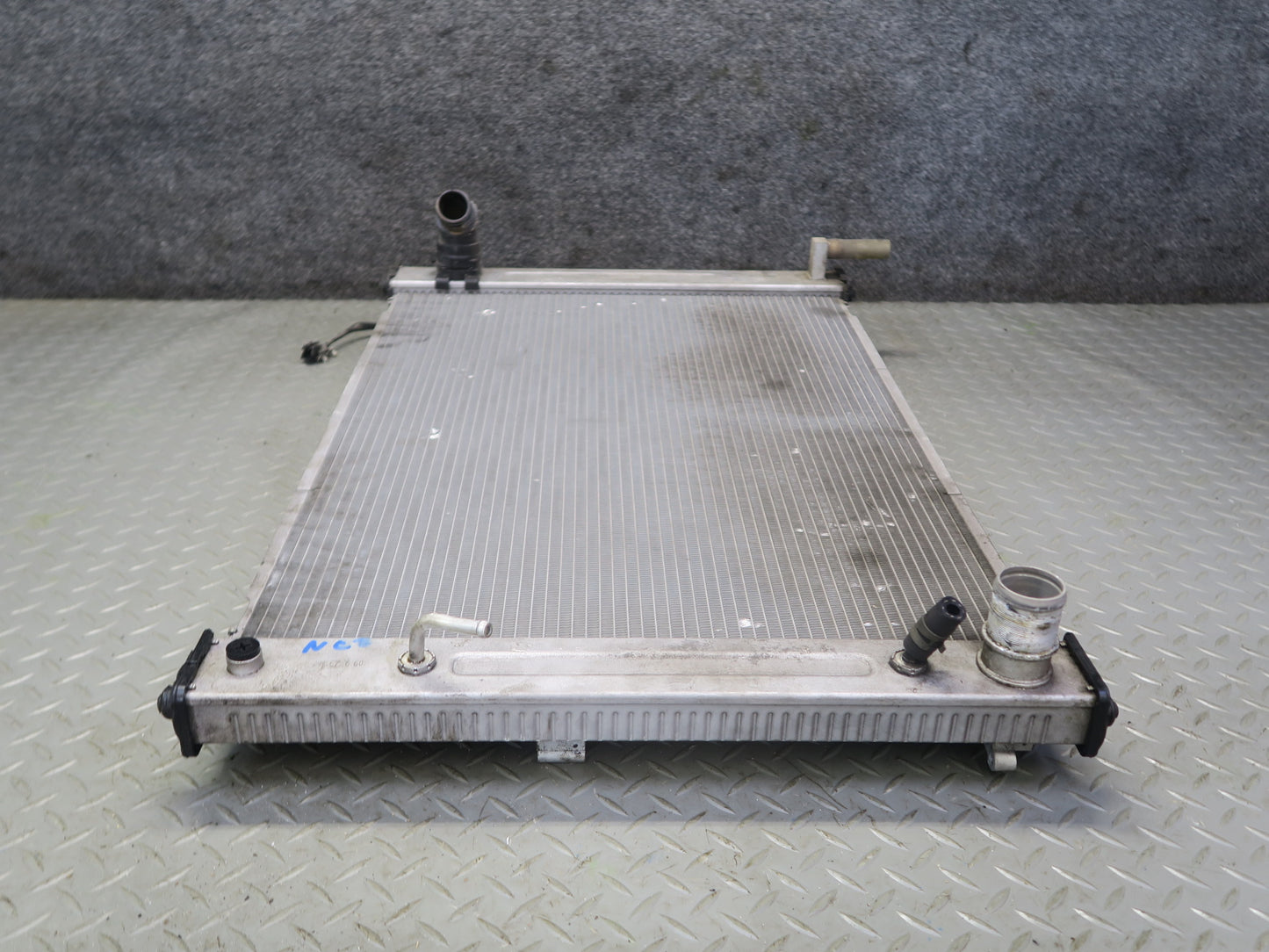 09-20 Nissan Z34370Z RWD A/T Engine Cooling Radiator OEM
