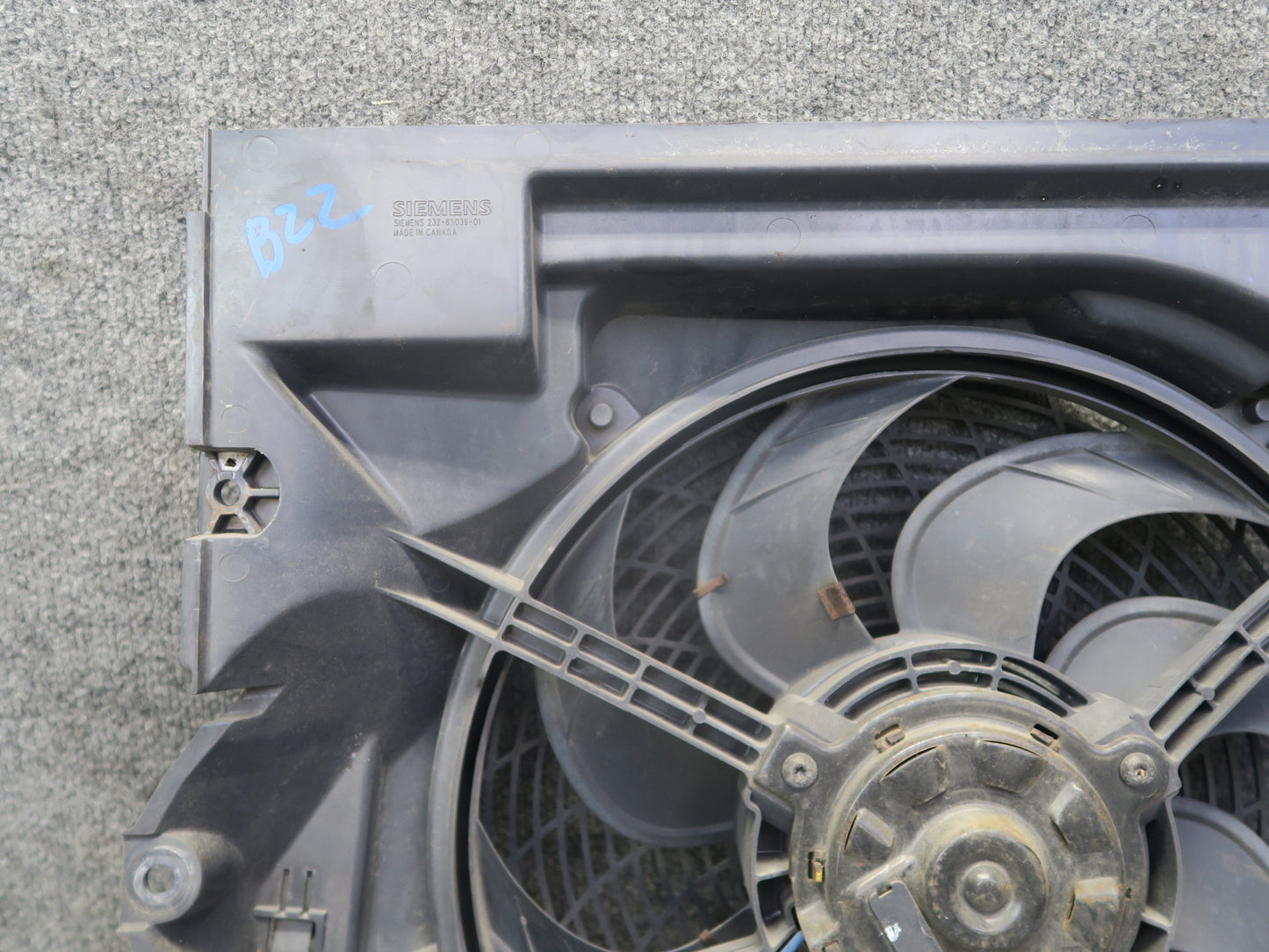 01-02 BMW E36/7 Z3 M54 S54 Engine Radiator Pusher Fan w Housing 57K Miles OEM