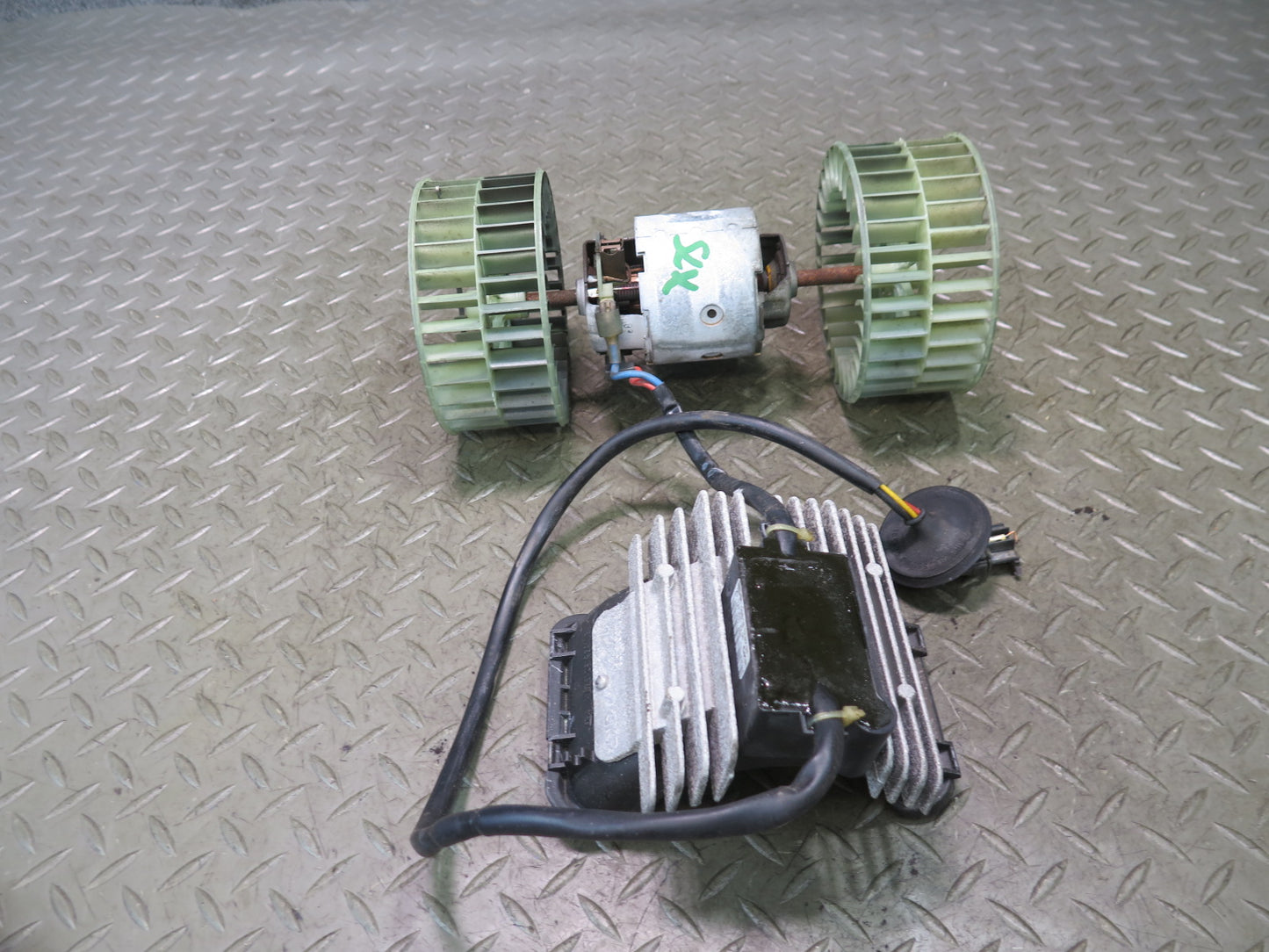 94-02 Mercedes R129 Sl-class  A/C Heater Blower Motor Fan w Resistor OEM